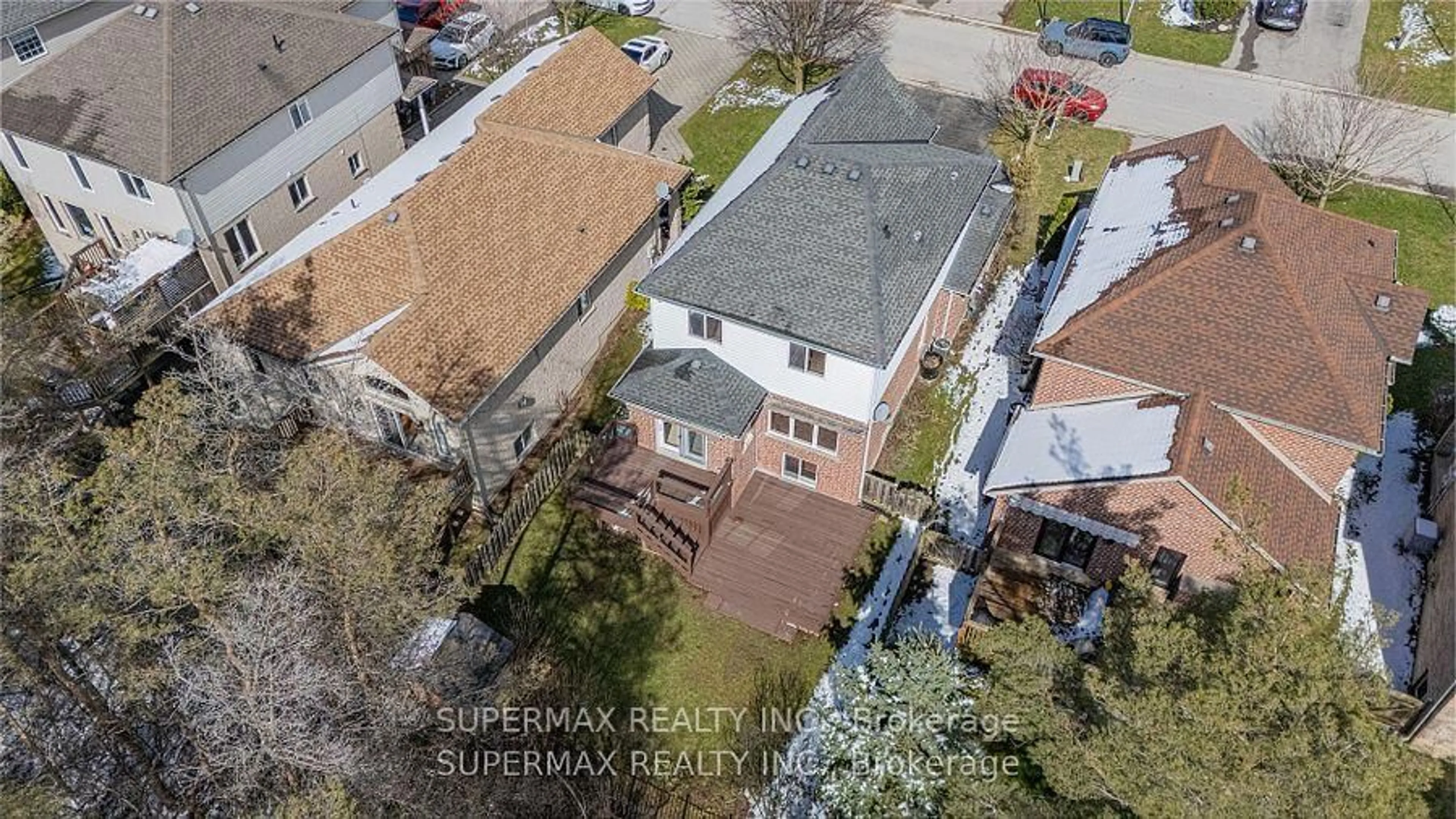 A pic from outside/outdoor area/front of a property/back of a property/a pic from drone, street for 766 Marigold St, London North Ontario N5X 4J3