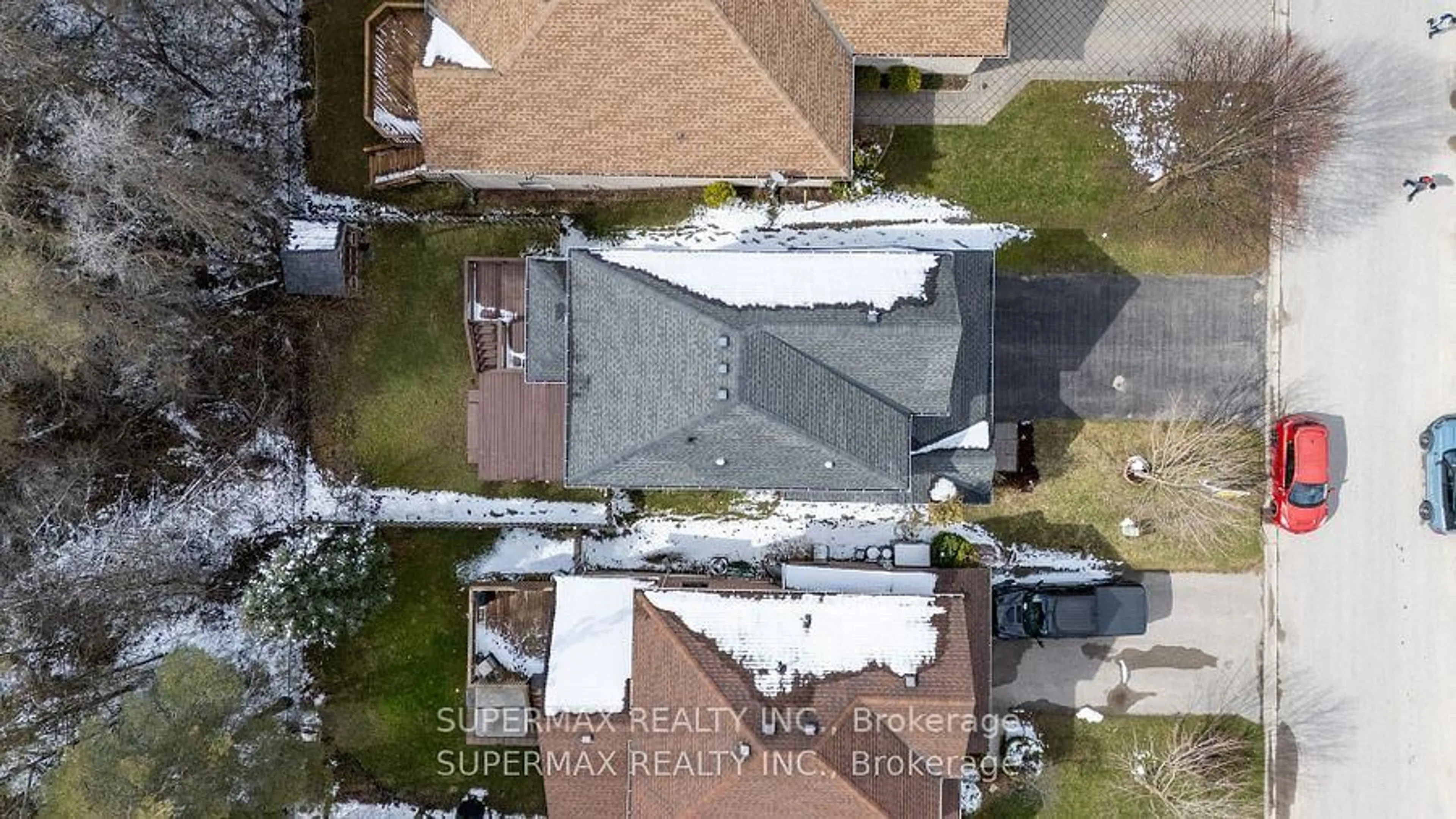A pic from outside/outdoor area/front of a property/back of a property/a pic from drone, street for 766 Marigold St, London North Ontario N5X 4J3