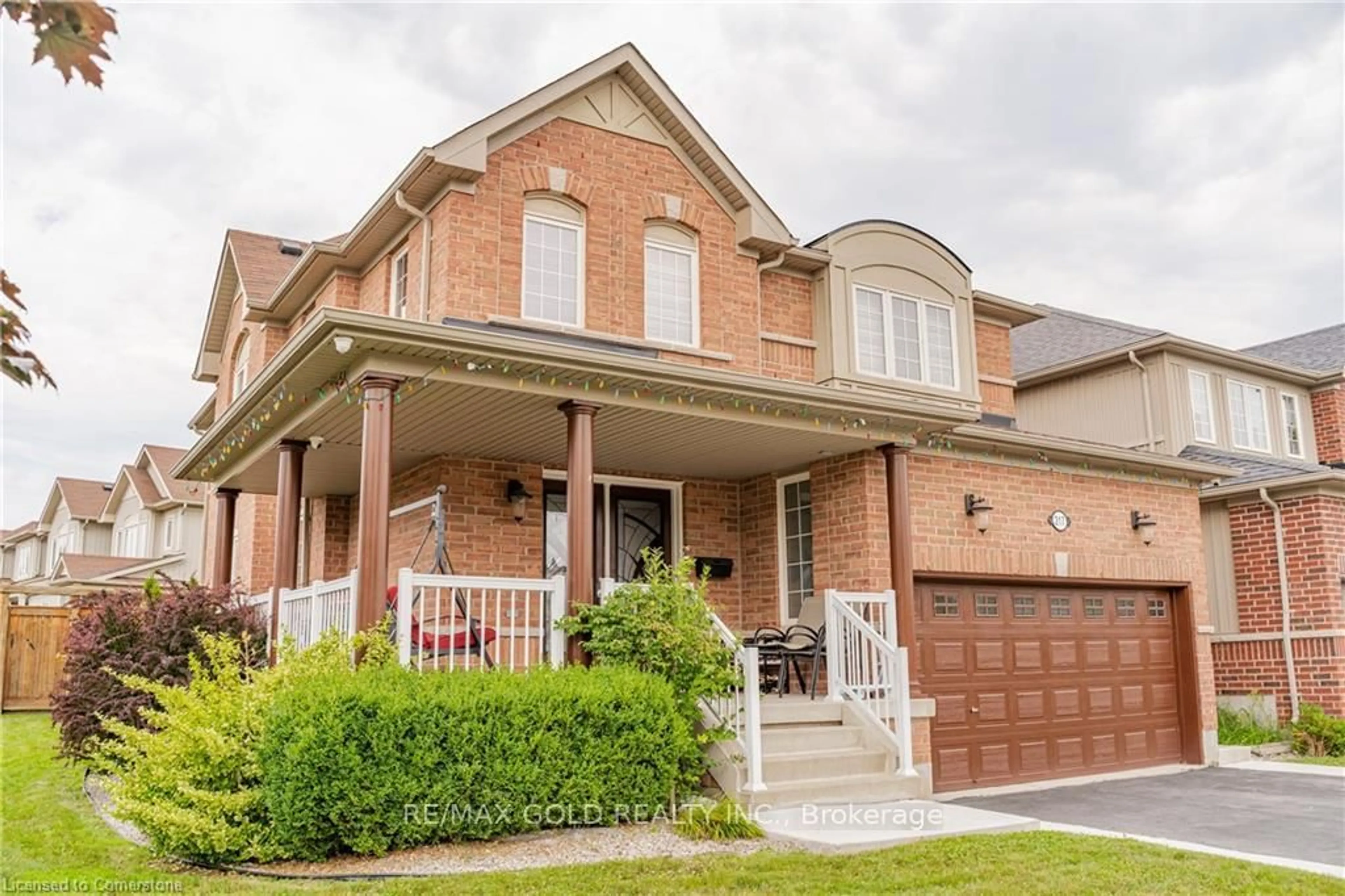 Home with brick exterior material, street for 217 Thomas Ave, Brantford Ontario N3S 0E2