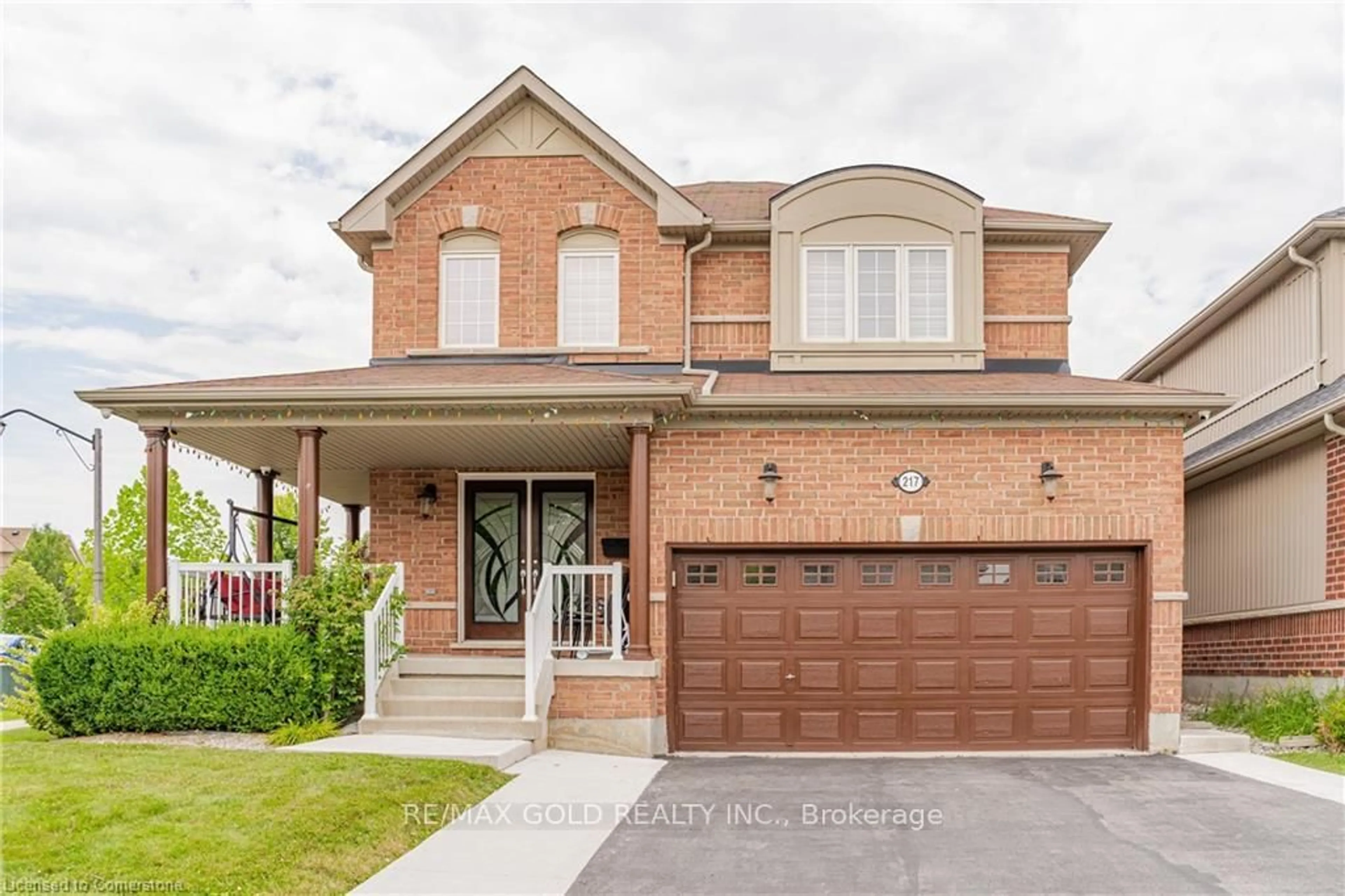 Home with brick exterior material, street for 217 Thomas Ave, Brantford Ontario N3S 0E2