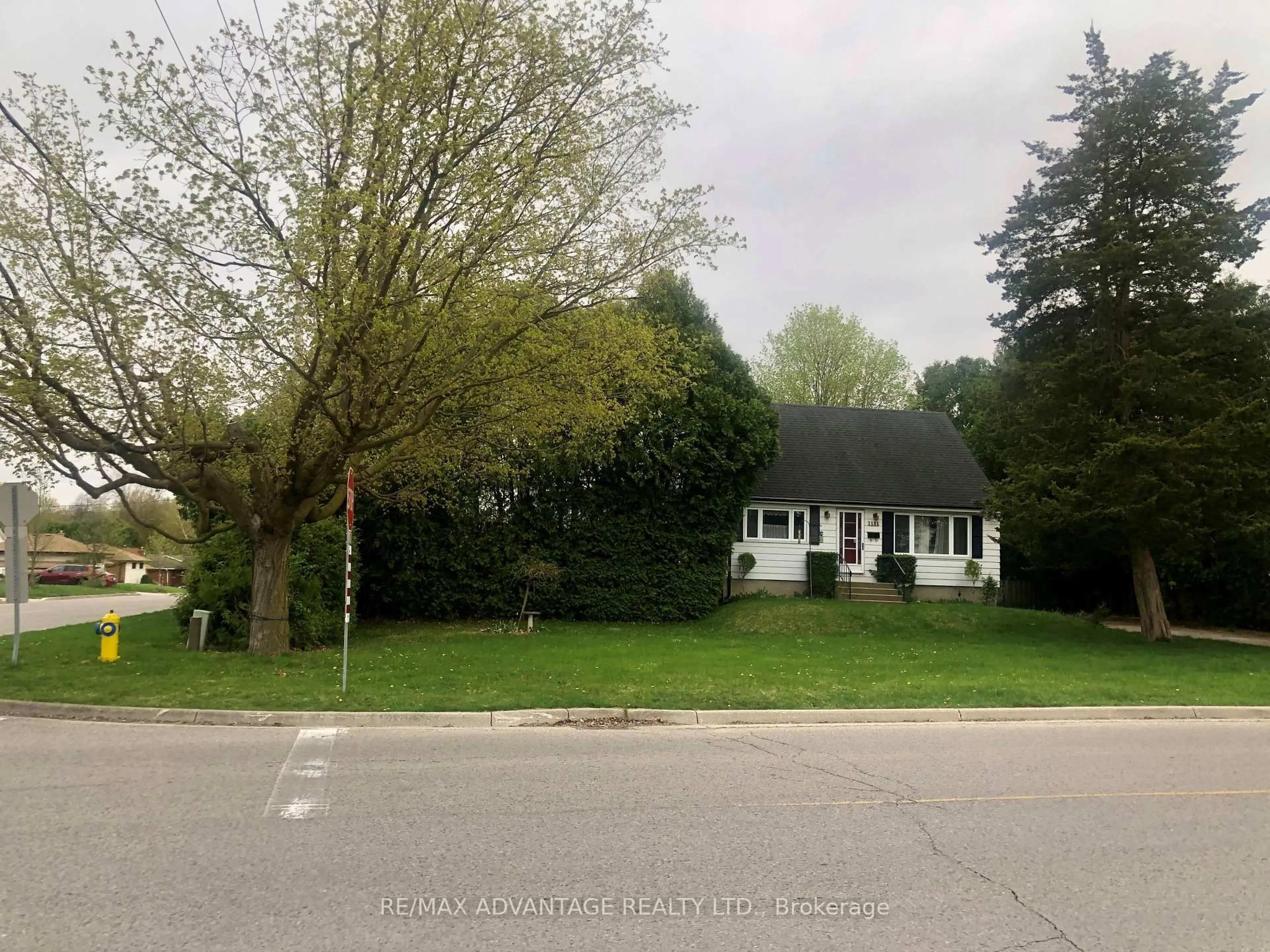 Blurry image for 1191 Melsandra Ave, London East Ontario N5Y 4P1