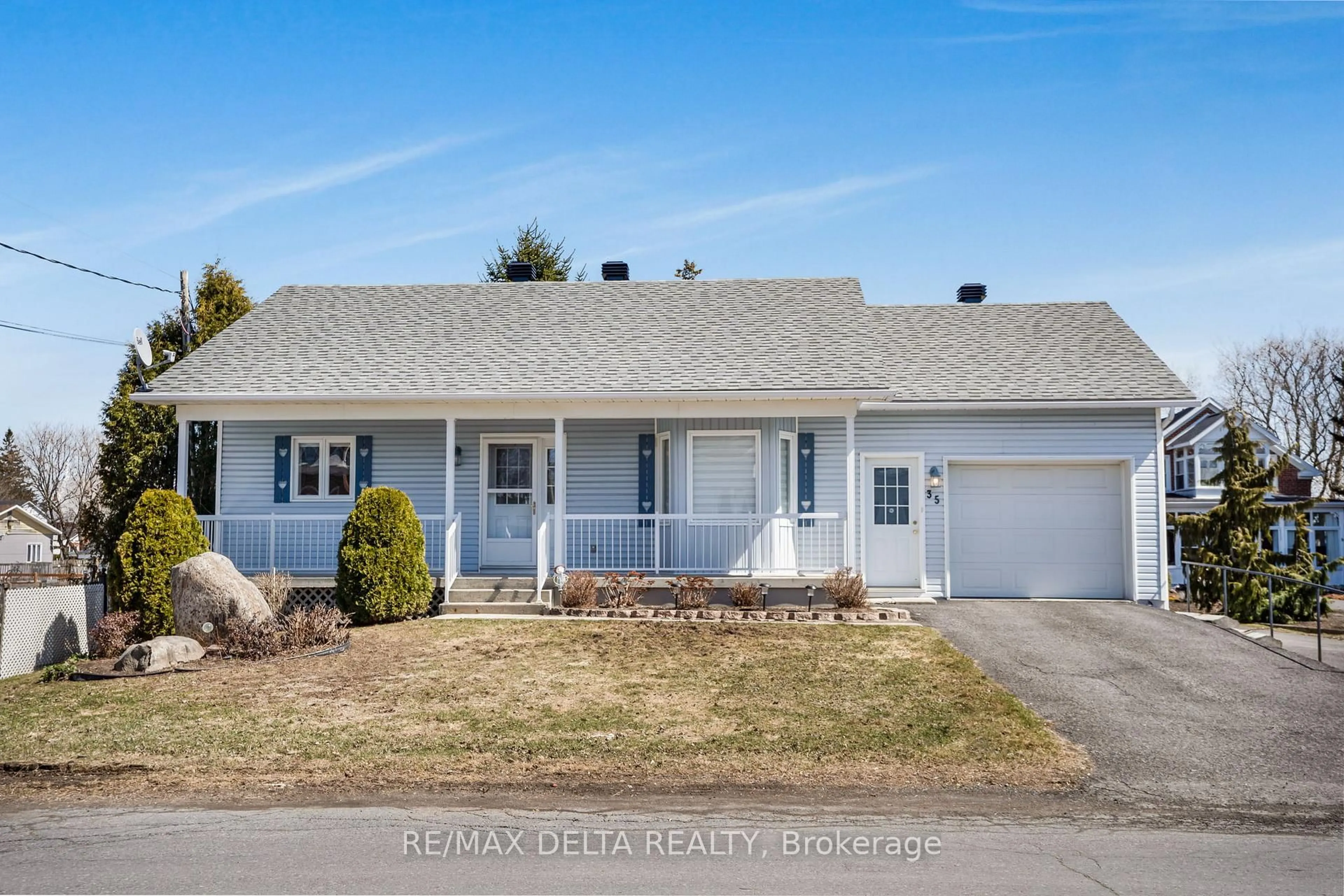 Home with vinyl exterior material, street for 35 Union St, Champlain Ontario K0B 1R0