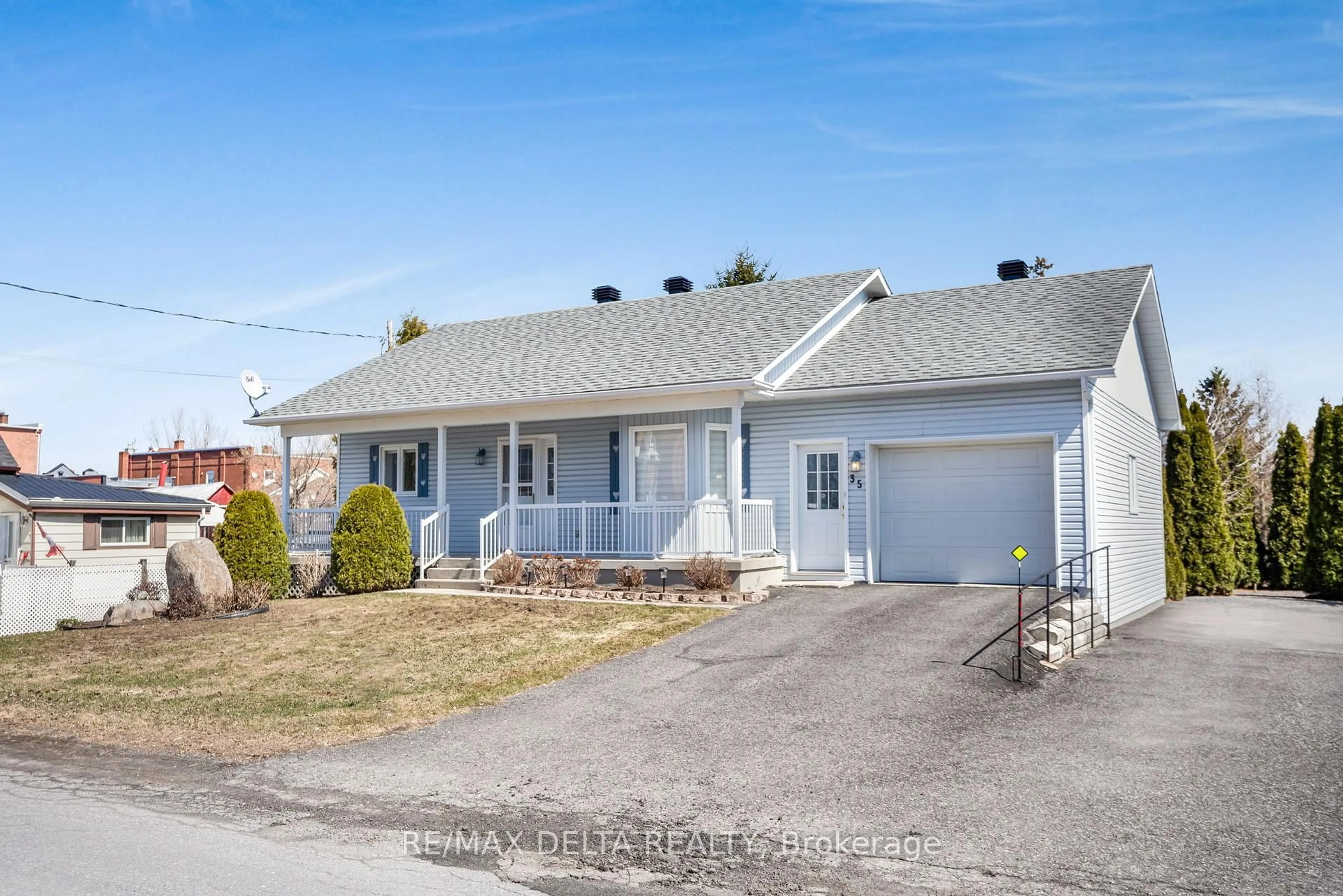 Home with vinyl exterior material, street for 35 Union St, Champlain Ontario K0B 1R0