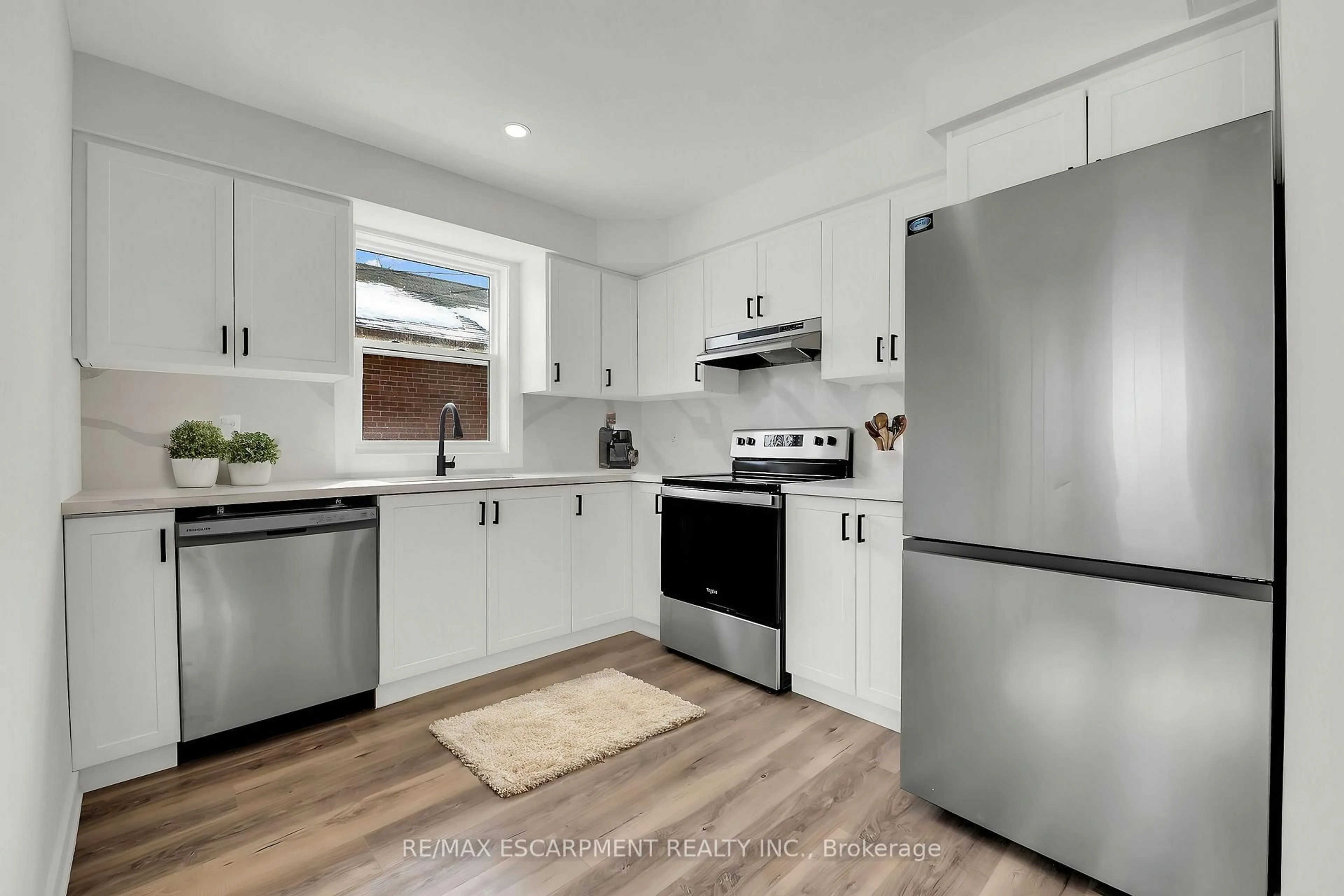 Open concept kitchen, unknown for 178 East 34th St, Hamilton Ontario L8V 3W6