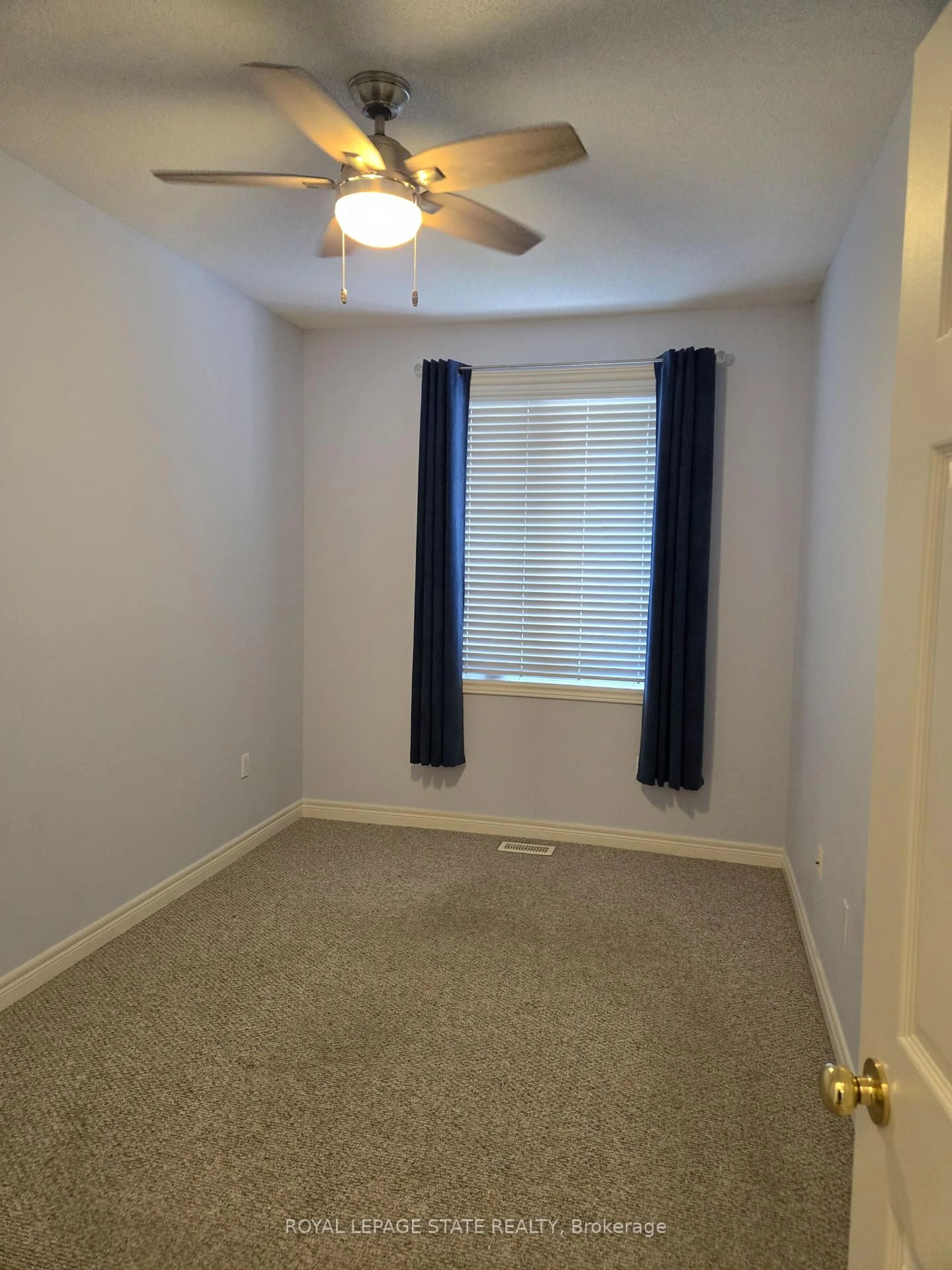 A pic of a room for 97 Sandollar Dr, Hamilton Ontario L0R 1W0