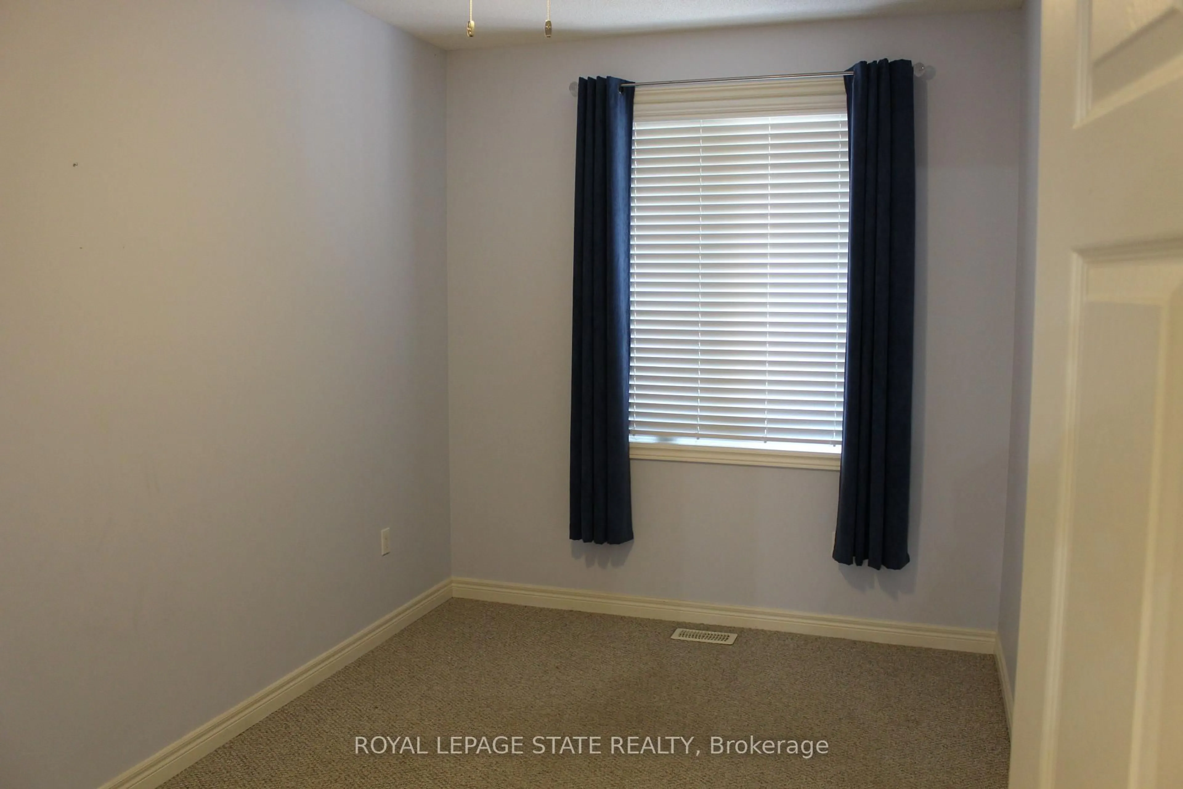 A pic of a room for 97 Sandollar Dr, Hamilton Ontario L0R 1W0