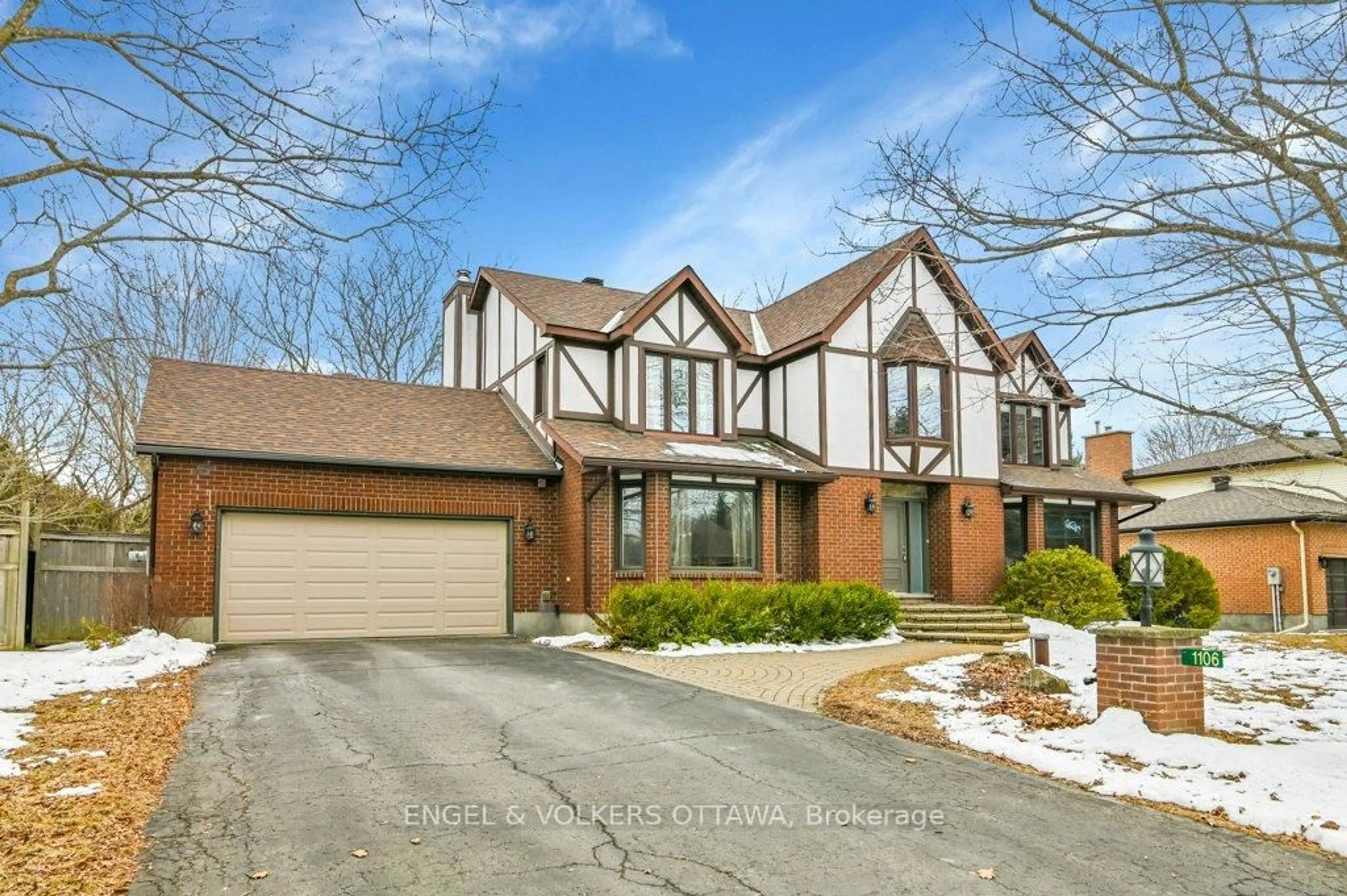 Home with brick exterior material, street for 1106 Bravar Dr, Manotick Ontario K4M 1G2