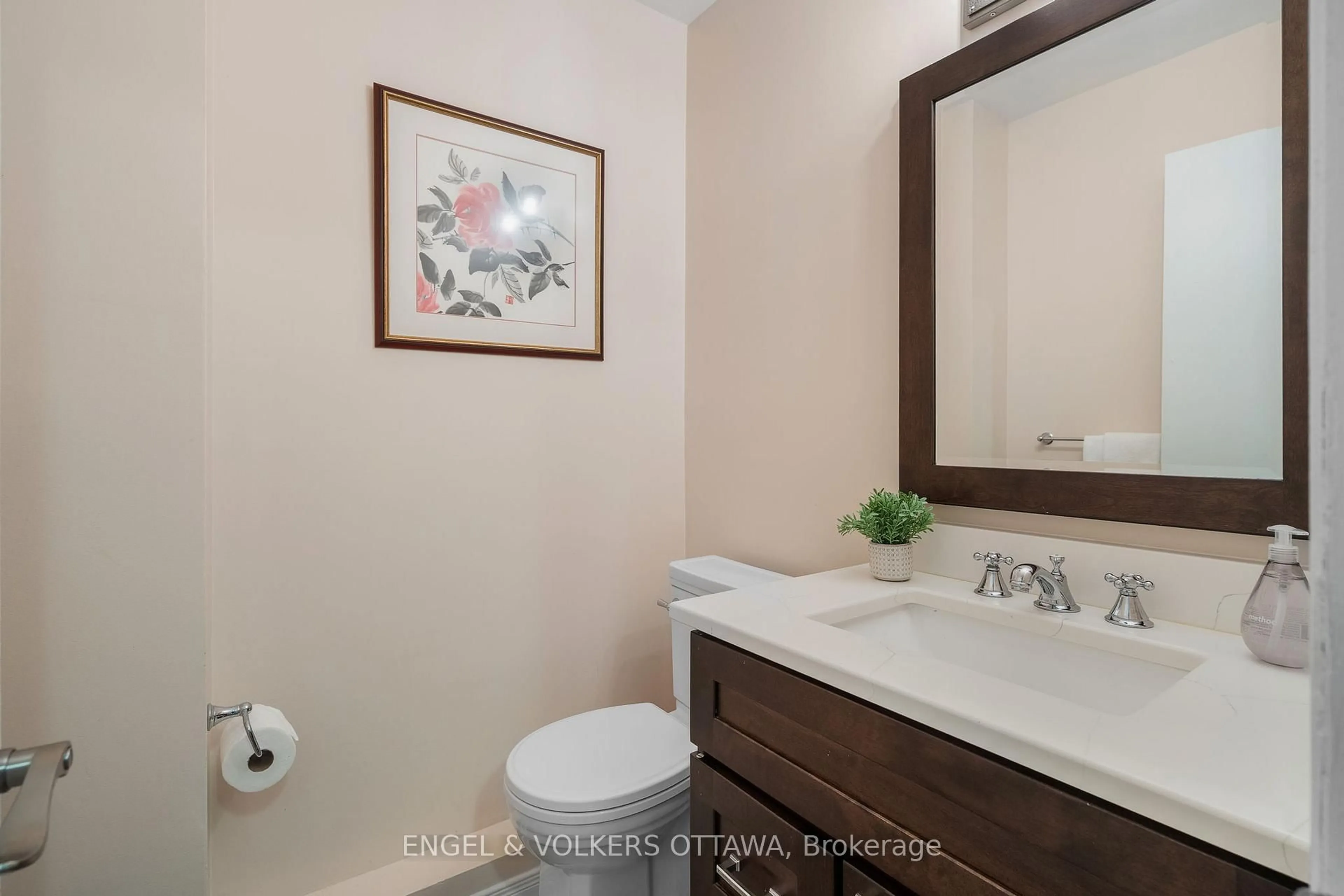 Standard bathroom, ceramic/tile floor for 575 Old St Patrick St #6, Ottawa Ontario K1N 9H5