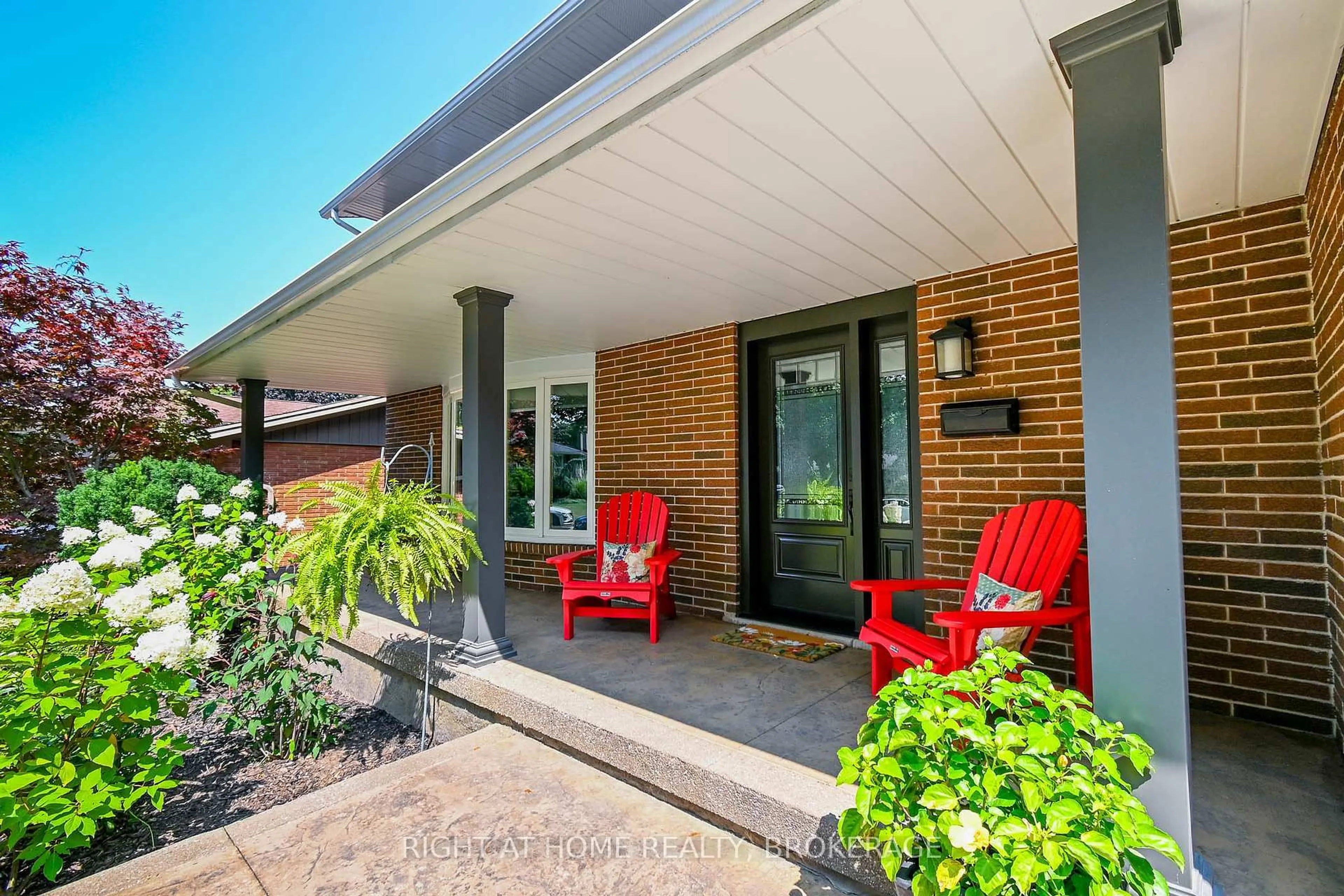Unknown for 18 GORDON Pl, St. Catharines Ontario L2M 2A5