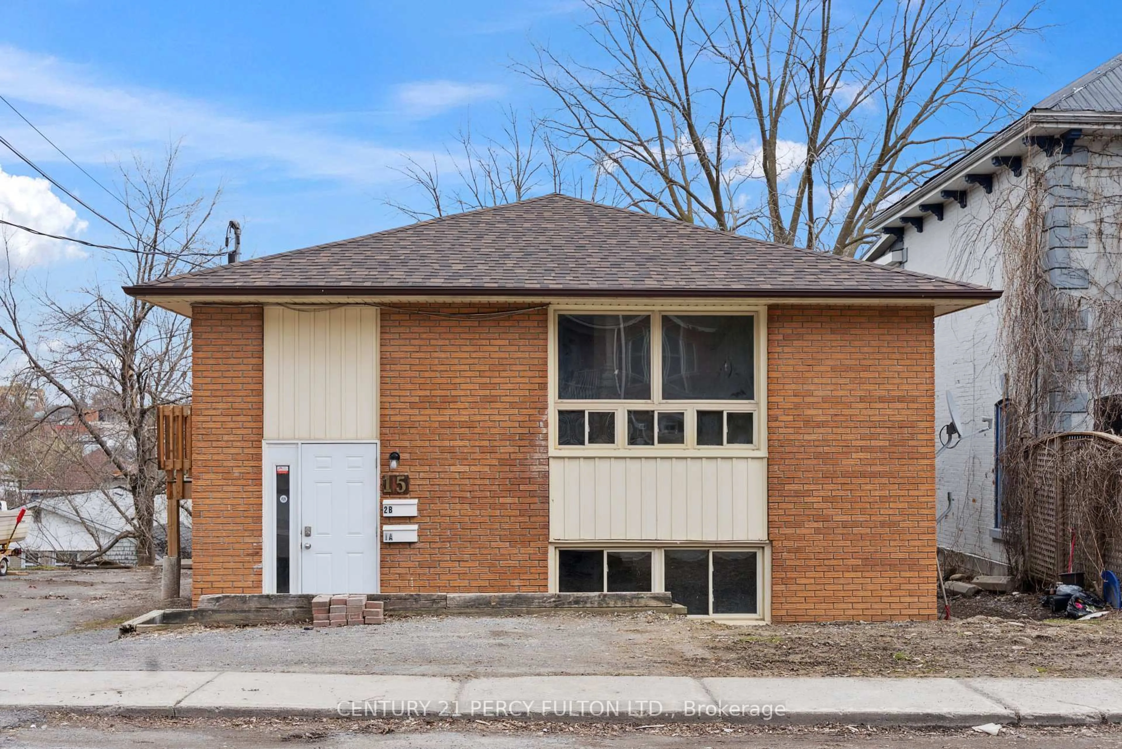 Home with brick exterior material, building for 15 Isabel St, Belleville Ontario K8P 3N4