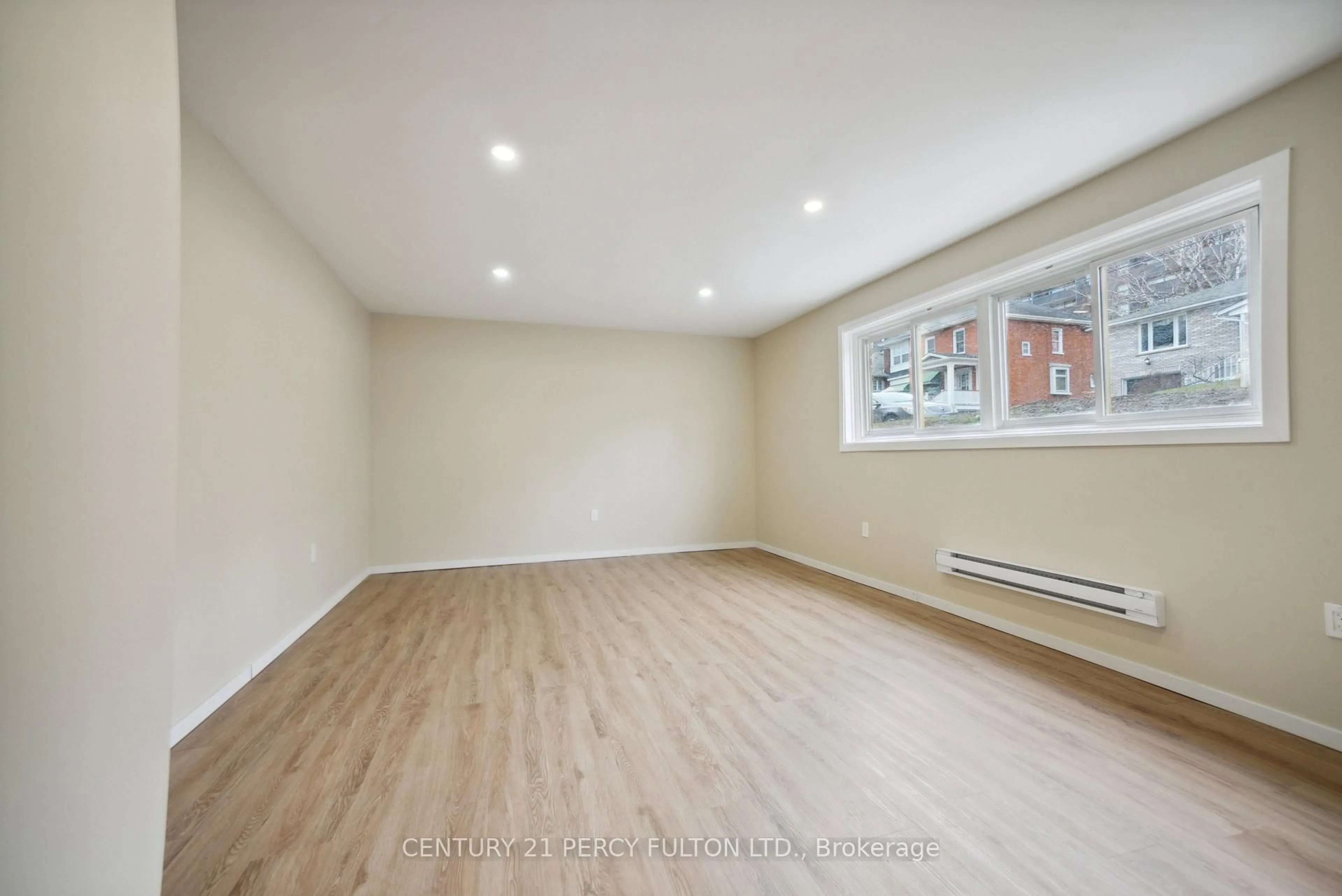 A pic of a room for 15 Isabel St, Belleville Ontario K8P 3N4