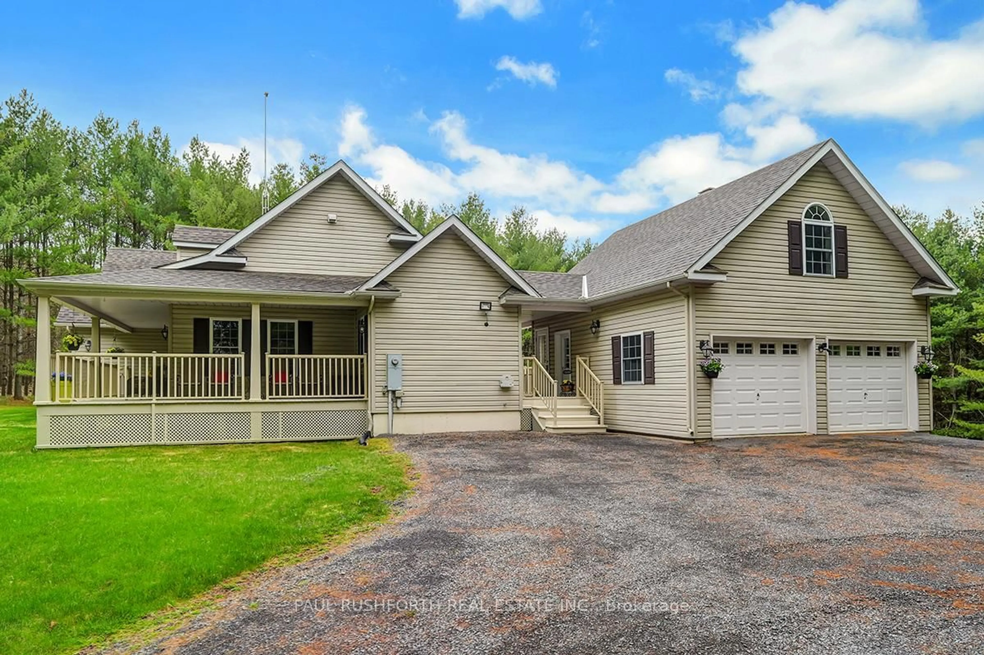 Home with vinyl exterior material, unknown for 19524 Kenyon Conc Rd 1 N/A, North Glengarry Ontario K0C 1B0