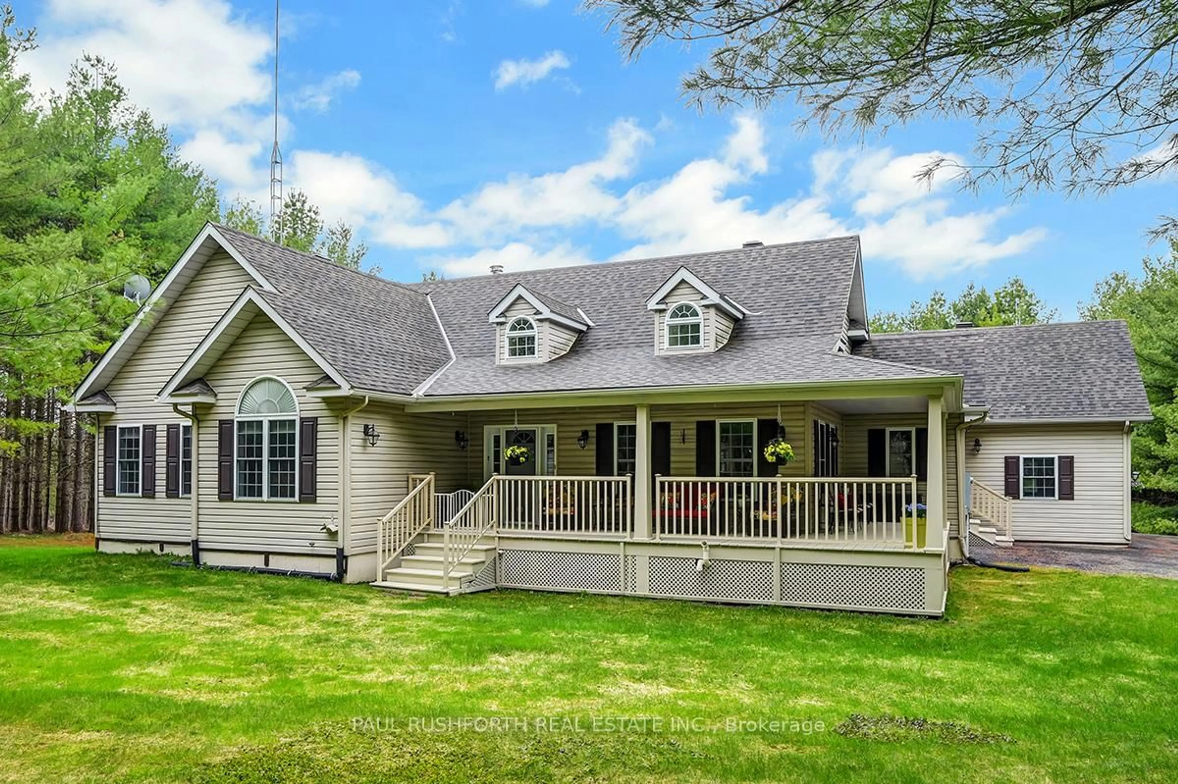 Home with vinyl exterior material, unknown for 19524 Kenyon Conc Rd 1 N/A, North Glengarry Ontario K0C 1B0