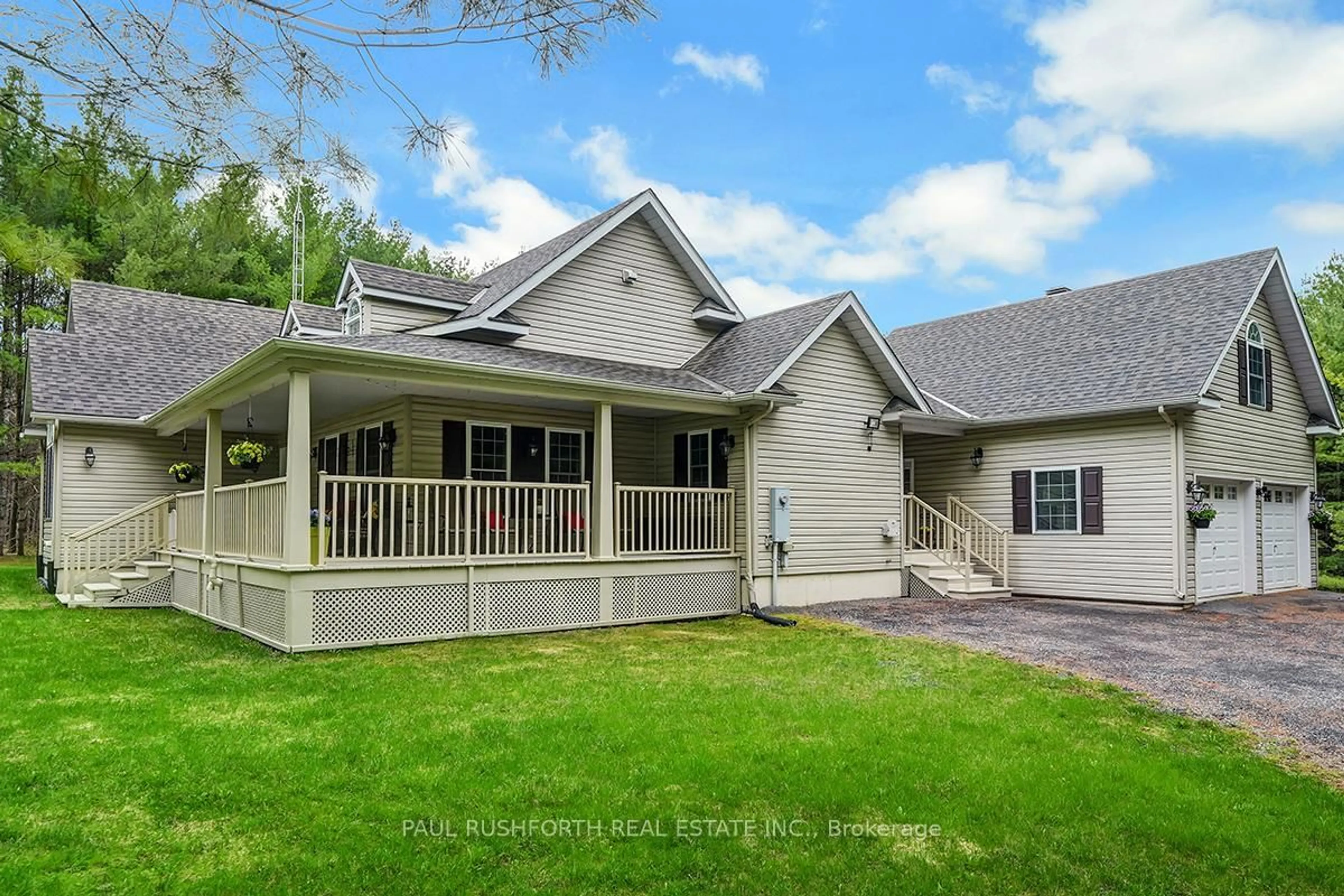 Home with vinyl exterior material, unknown for 19524 Kenyon Conc Rd 1 N/A, North Glengarry Ontario K0C 1B0