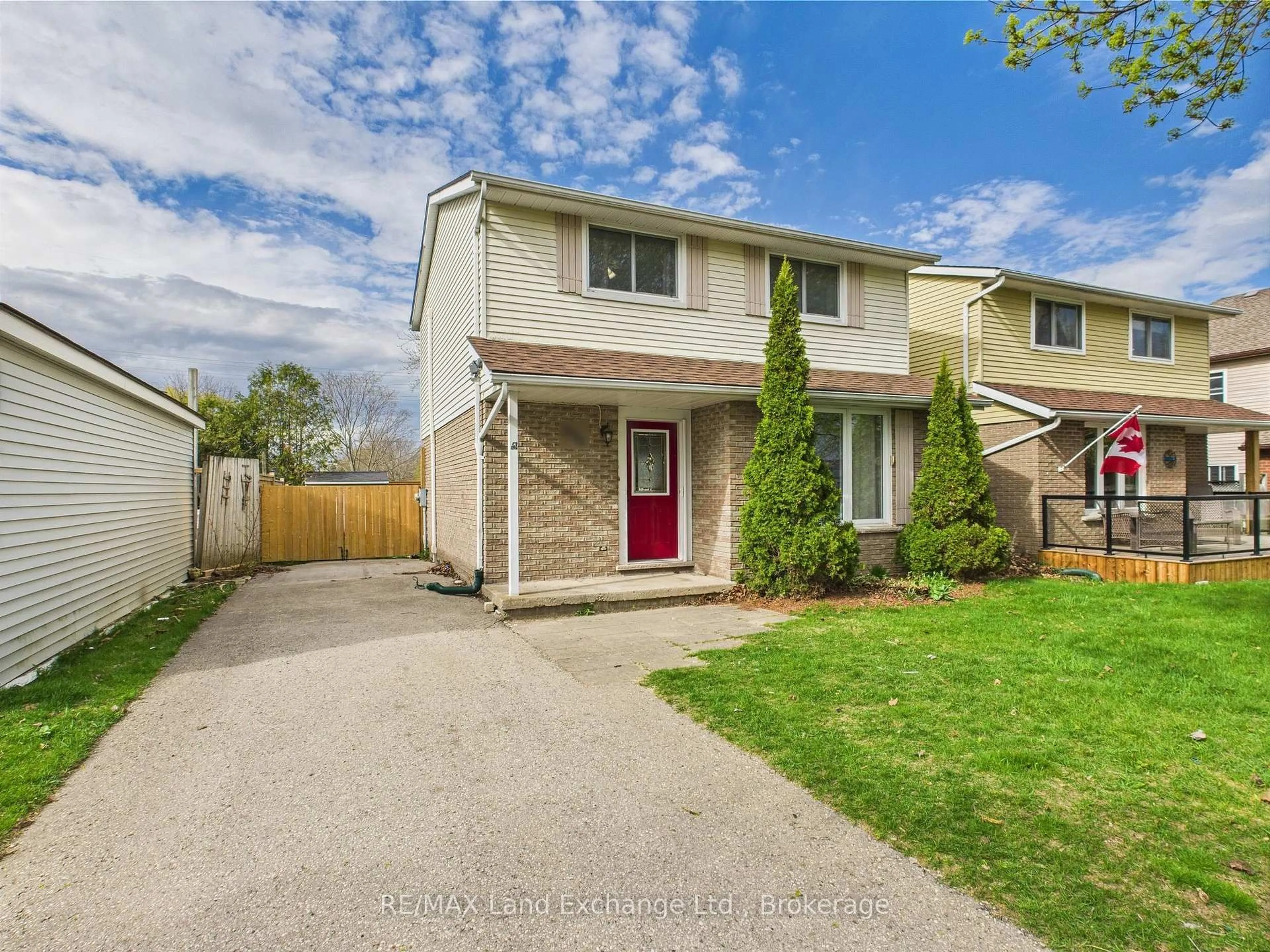 A pic from outside/outdoor area/front of a property/back of a property/a pic from drone, street for 634 Mackendrick Dr, Kincardine Ontario N2Z 1R1