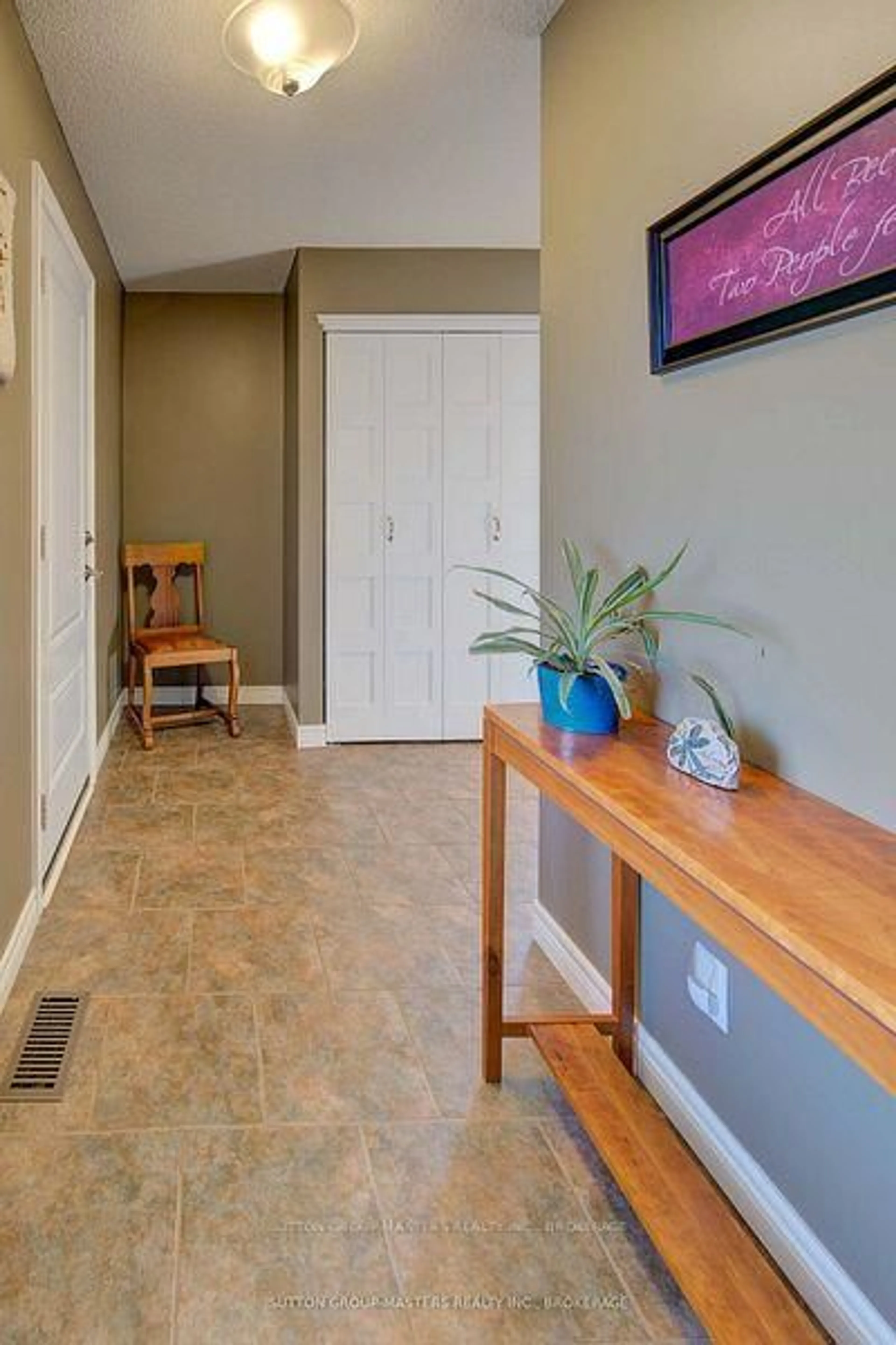 Indoor entryway for 81 Mckeown Cres, Loyalist Ontario K7N 1Y4