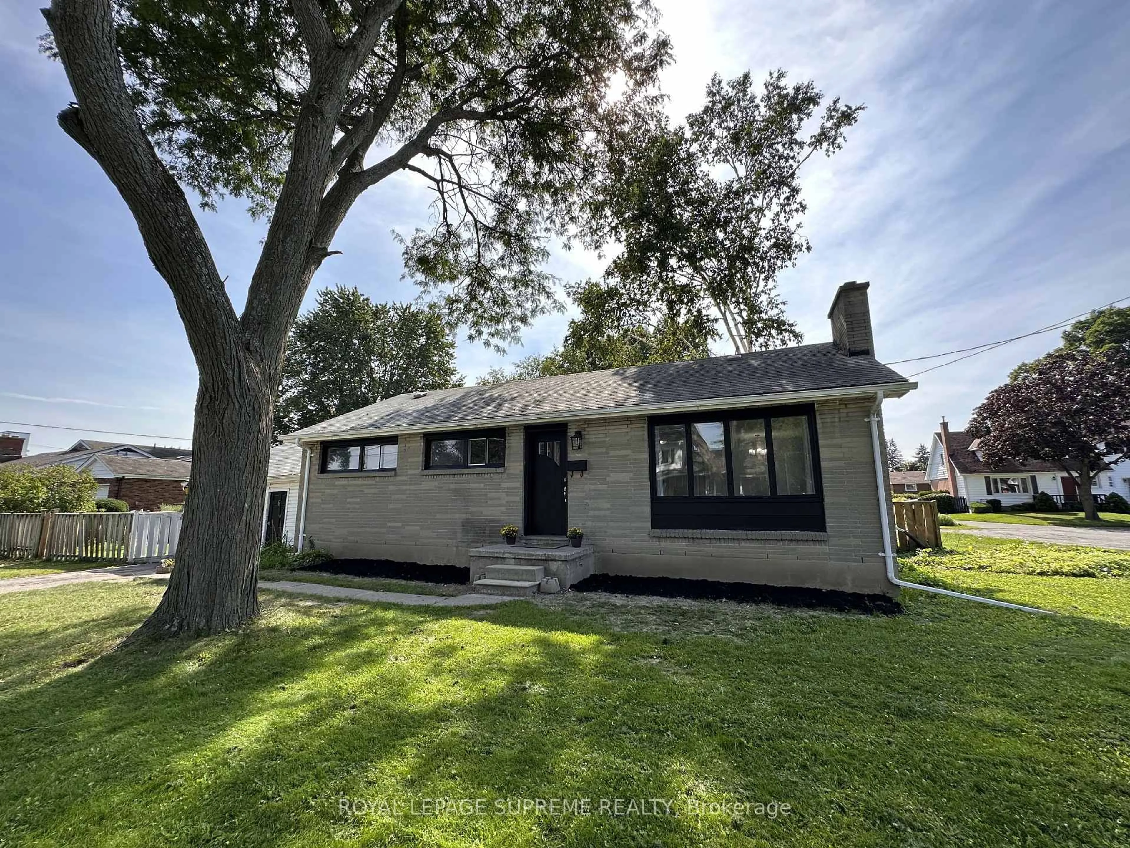 Home with vinyl exterior material, street for 6 Woodland Acre, Belleville Ontario K8N 4K1