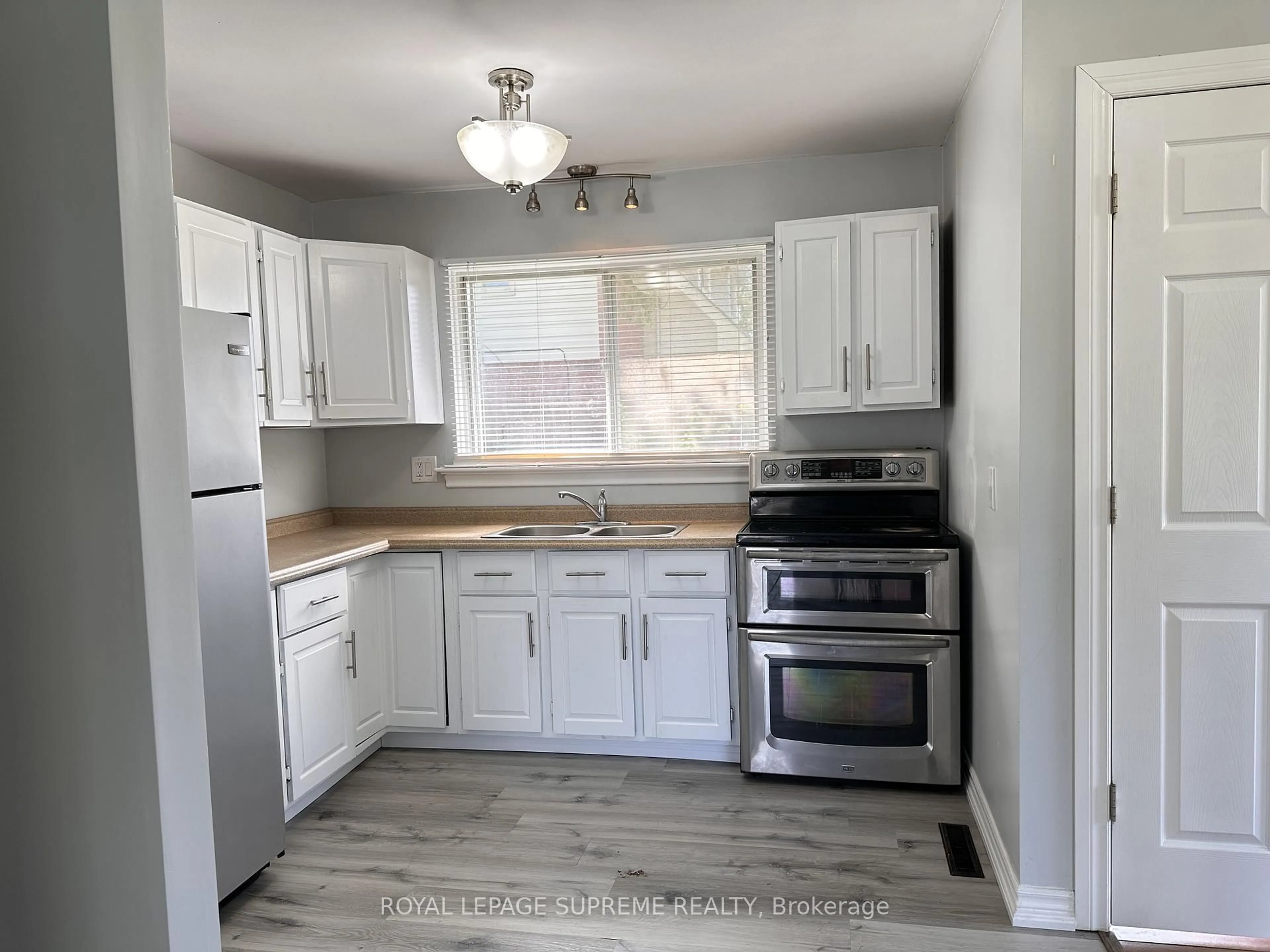 Standard kitchen, wood/laminate floor for 6 Woodland Acre, Belleville Ontario K8N 4K1