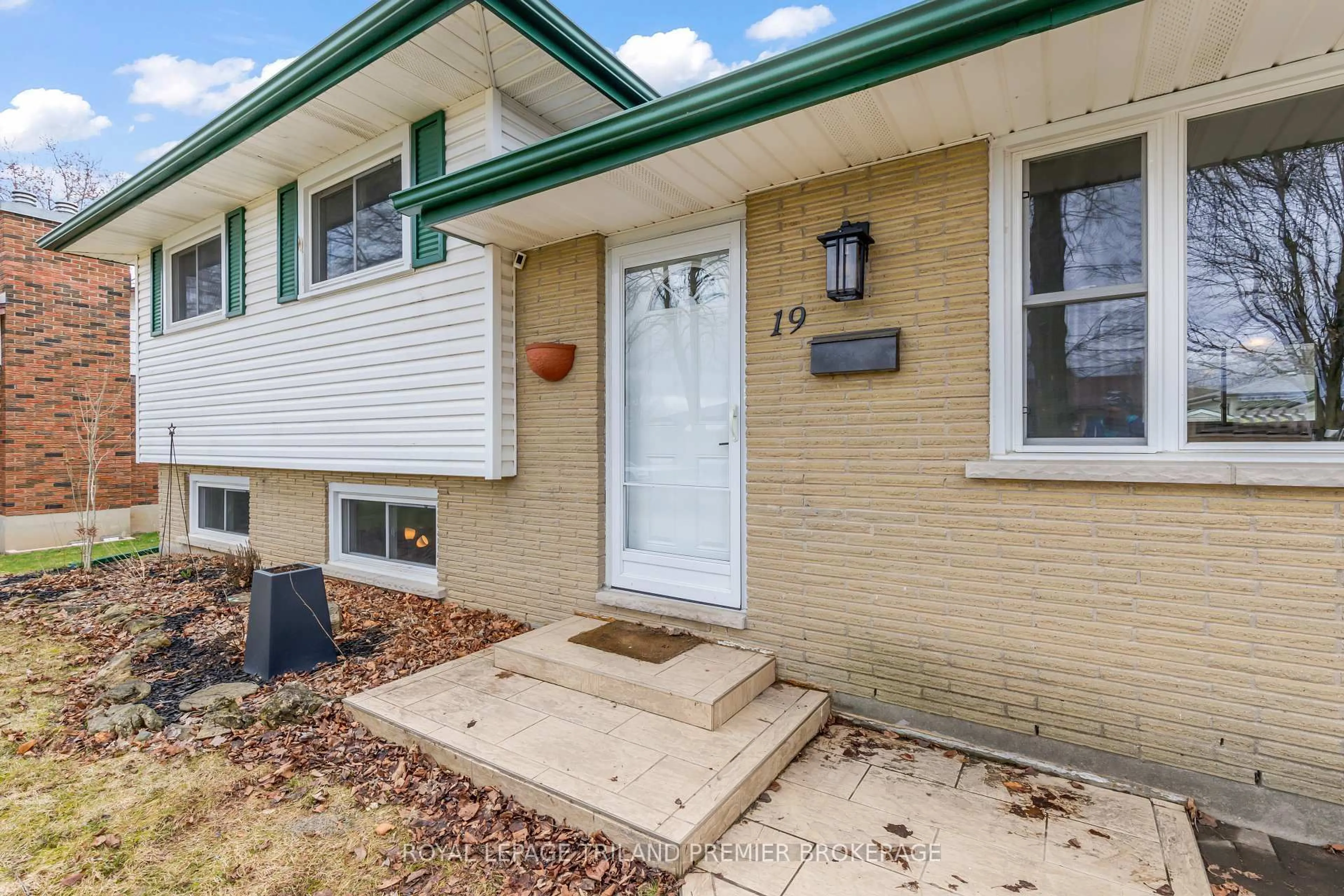 Home with brick exterior material, street for 19 Curtis Ave, London South Ontario N5Z 4E9