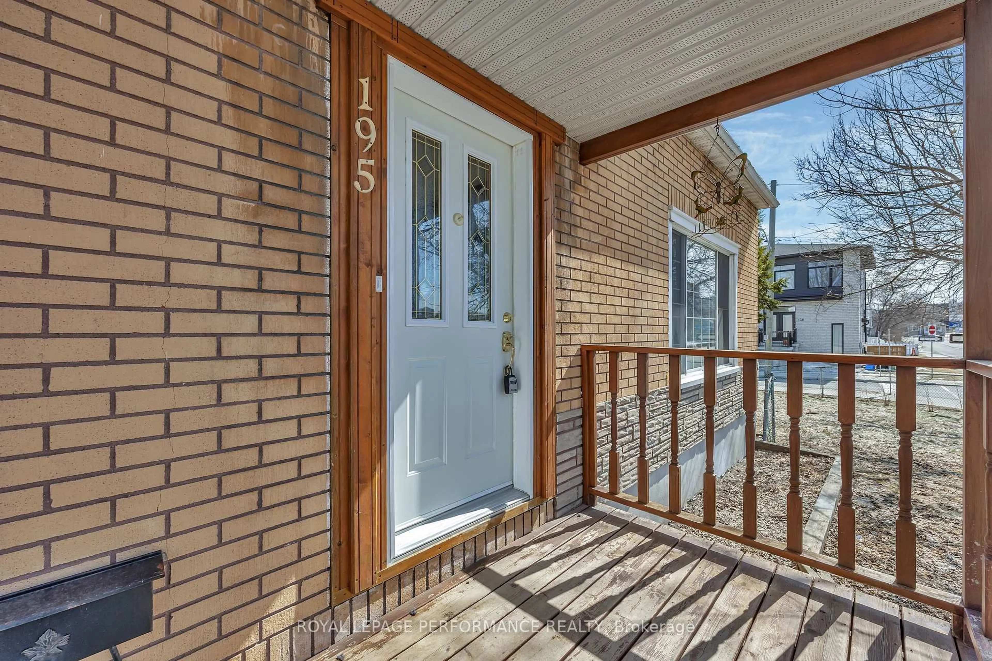 Unknown for 195 Baribeau St, Ottawa Ontario K1L 7R4