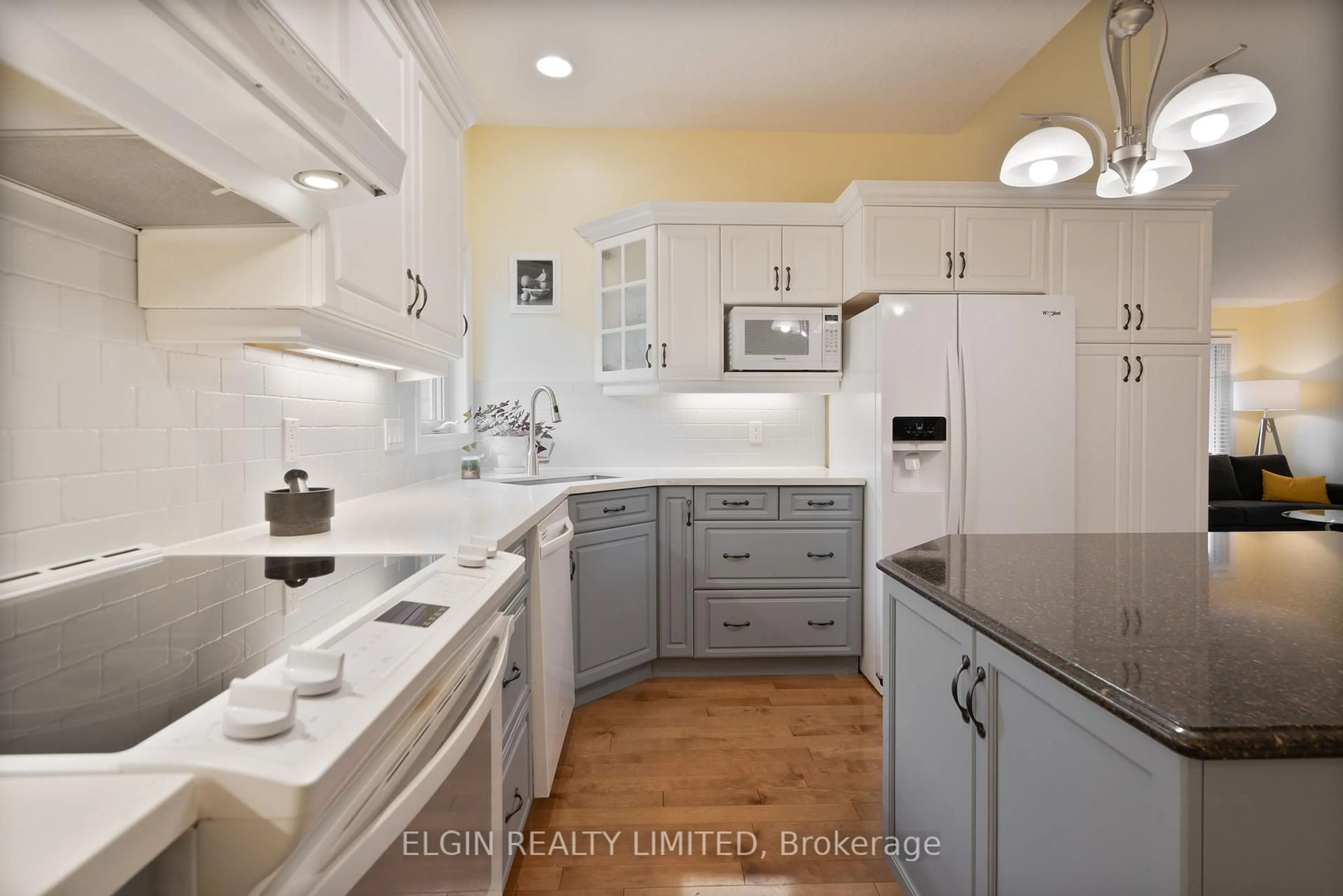 Standard kitchen, ceramic/tile floor for 87 Pine Valley Dr, St. Thomas Ontario N5P 0B3