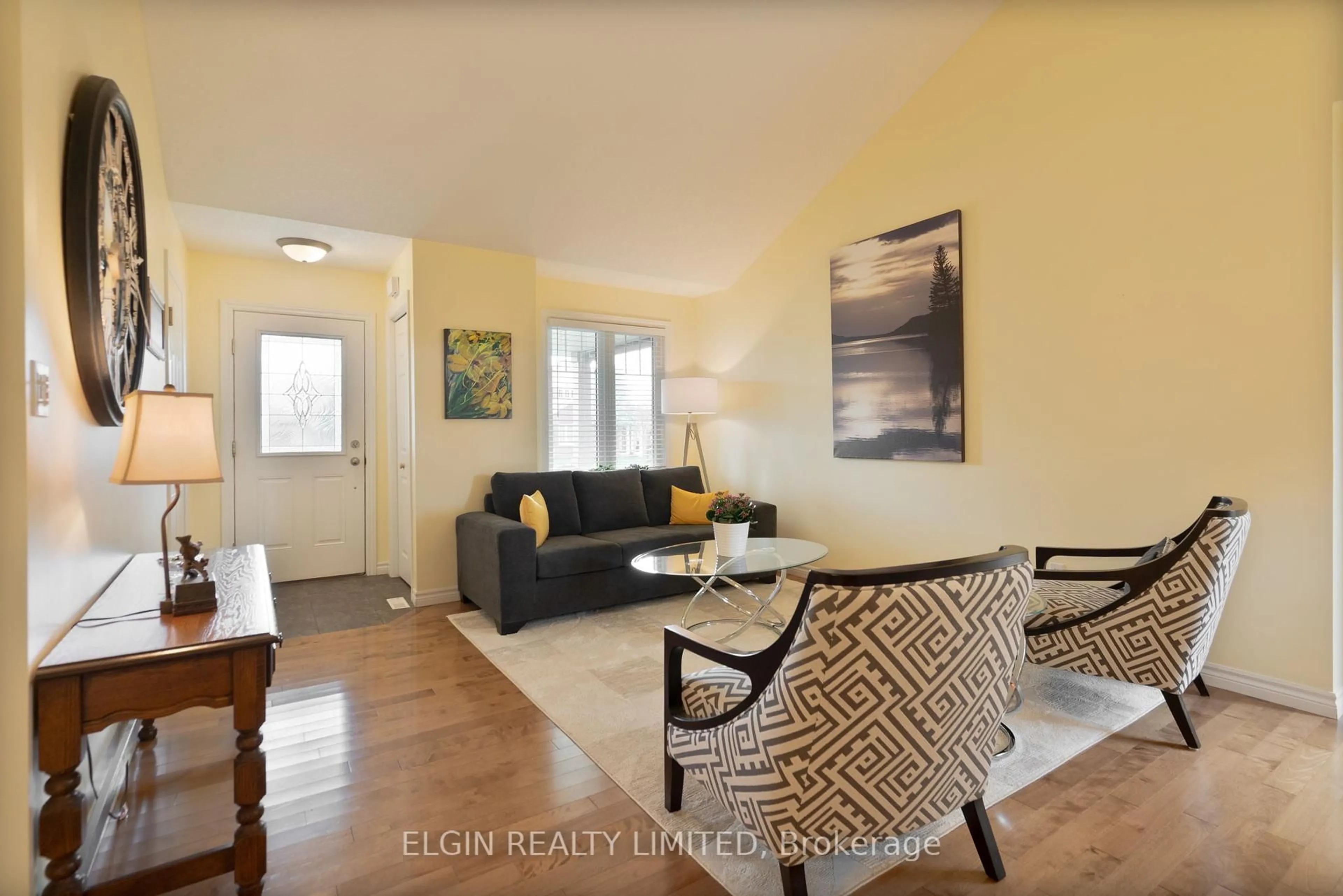 Living room with furniture, unknown for 87 Pine Valley Dr, St. Thomas Ontario N5P 0B3