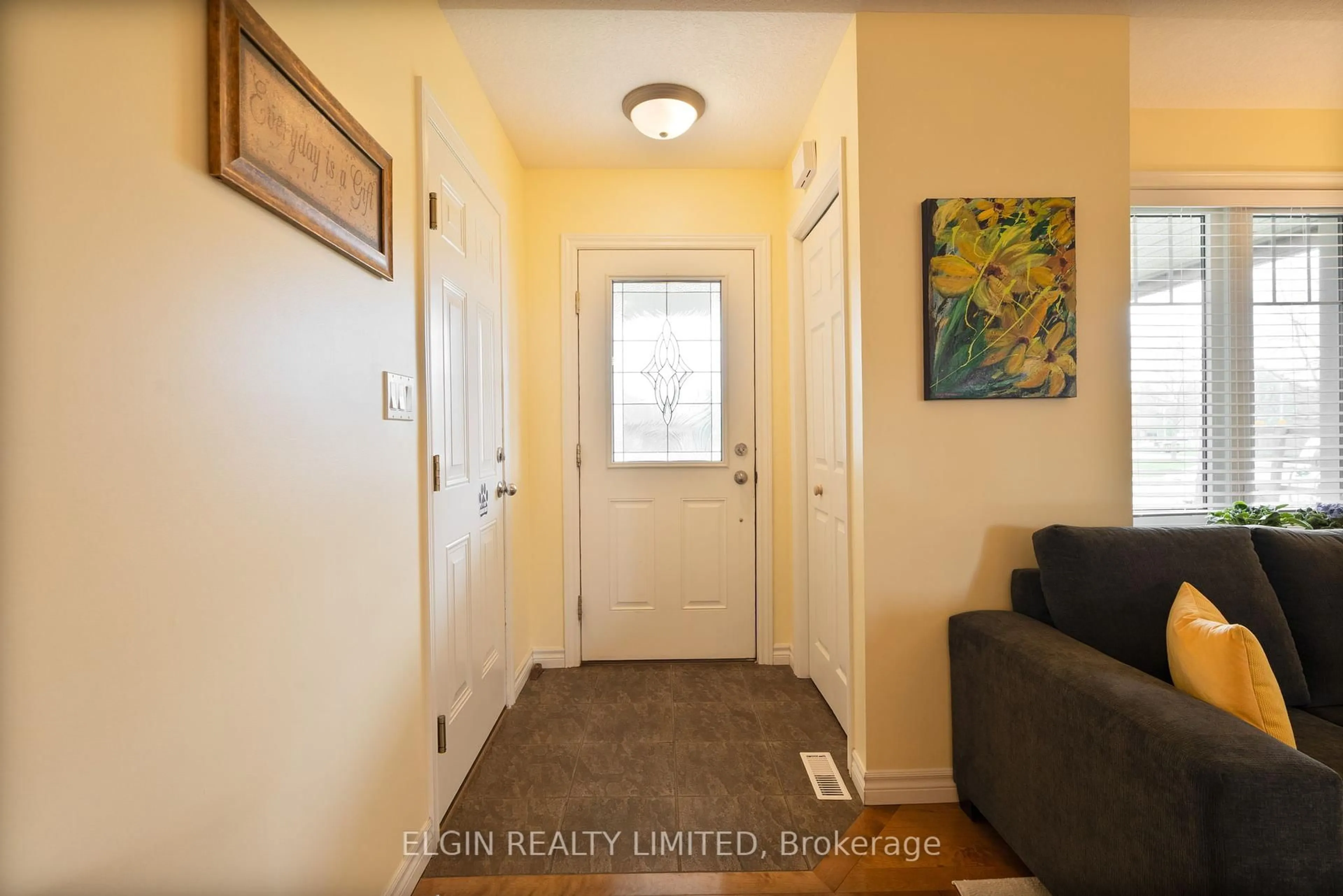 Indoor entryway for 87 Pine Valley Dr, St. Thomas Ontario N5P 0B3