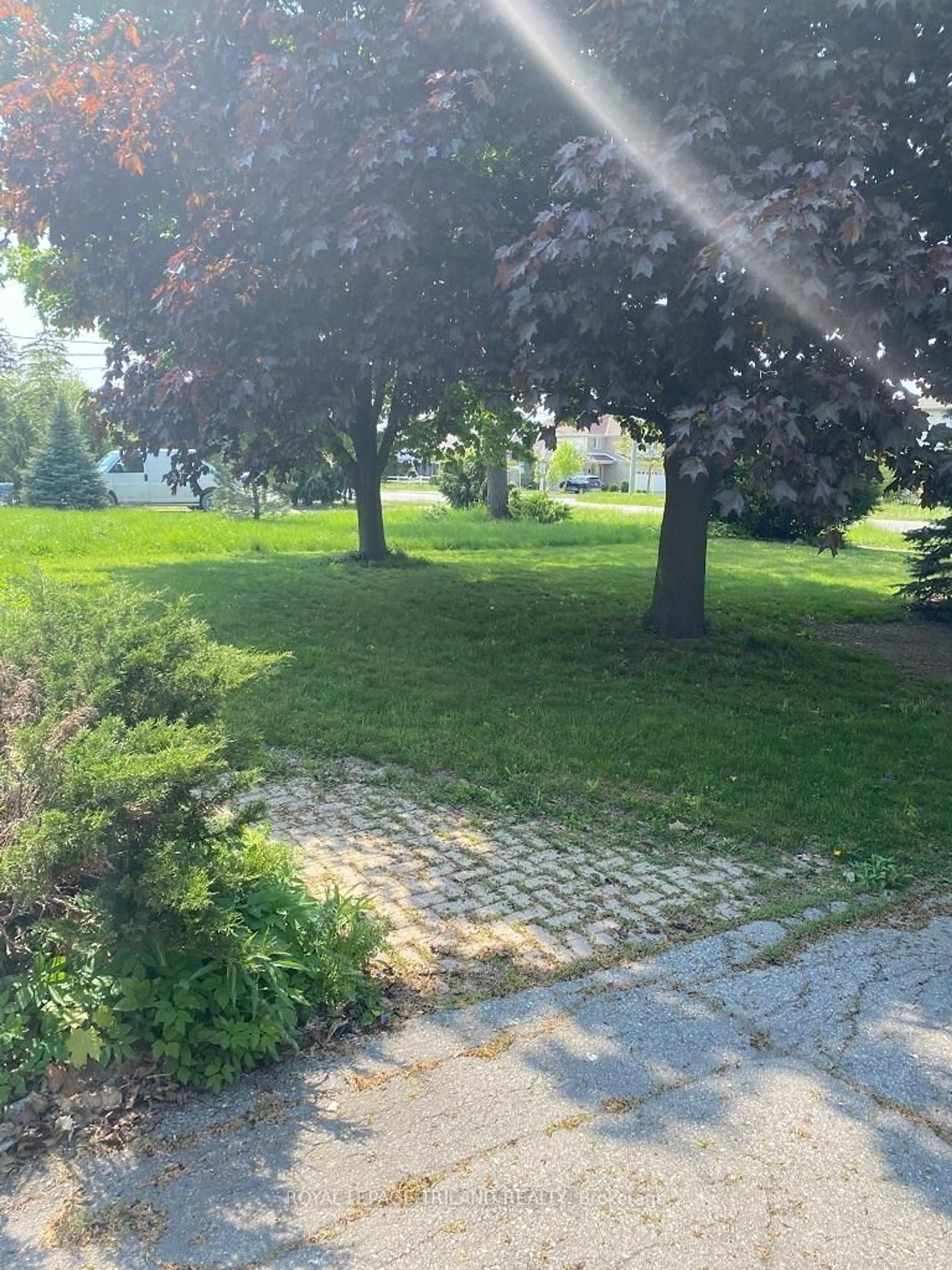 Unknown for 1231 SUNNINGDALE Rd, London North Ontario N5X 4B1