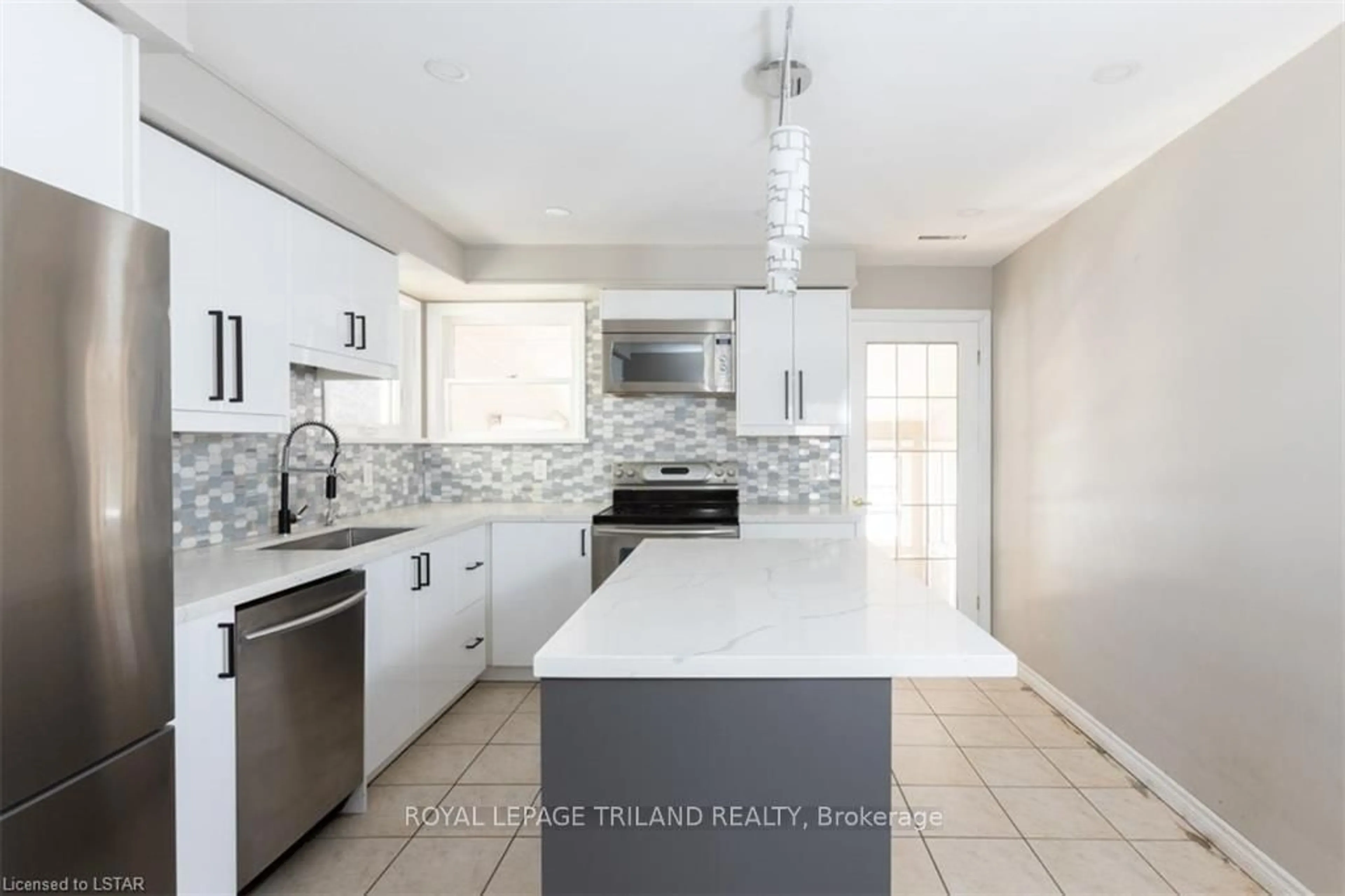Contemporary kitchen, ceramic/tile floor for 1231 SUNNINGDALE Rd, London North Ontario N5X 4B1