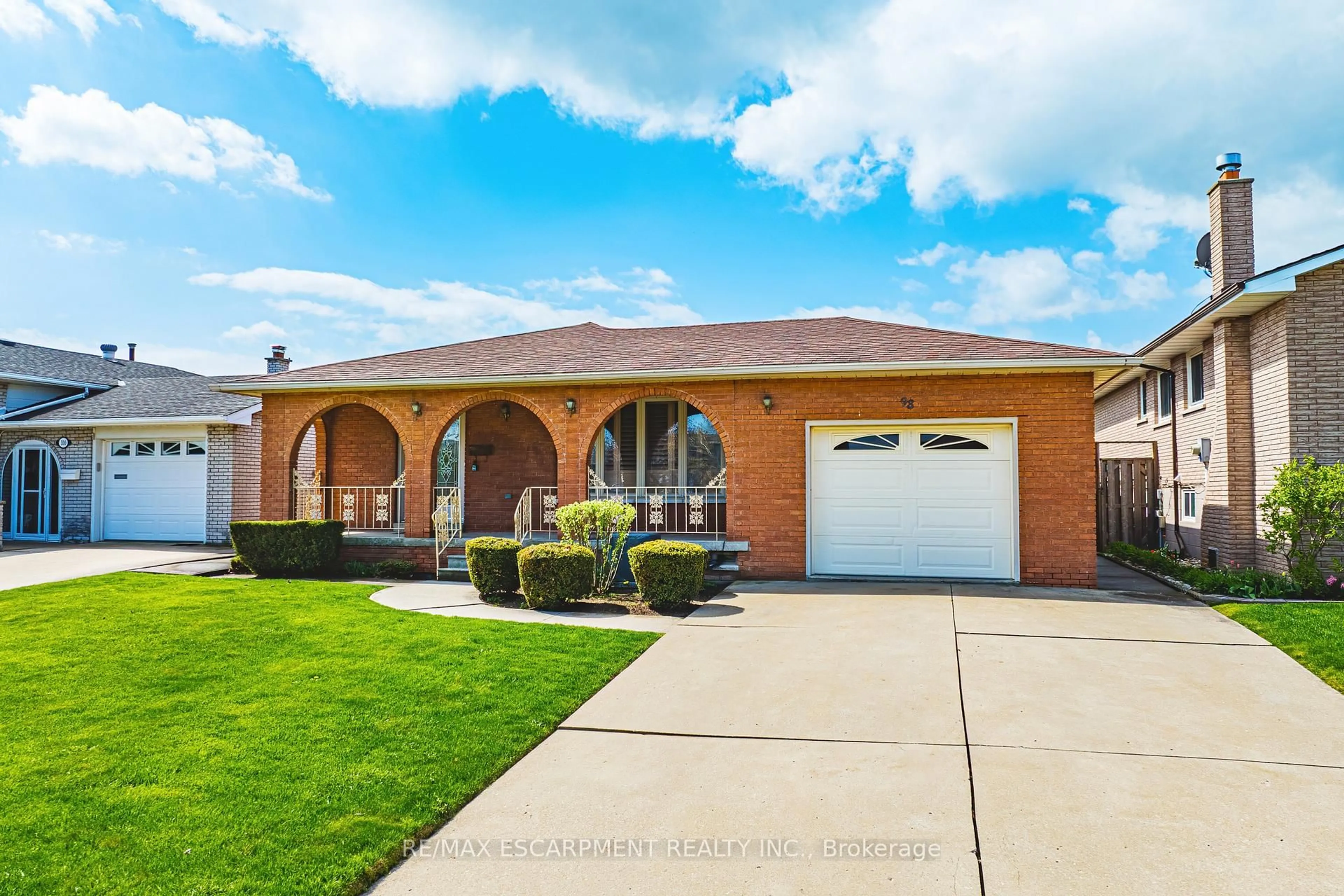 Home with brick exterior material, street for 98 Deerhurst Rd, Hamilton Ontario L8E 3G1