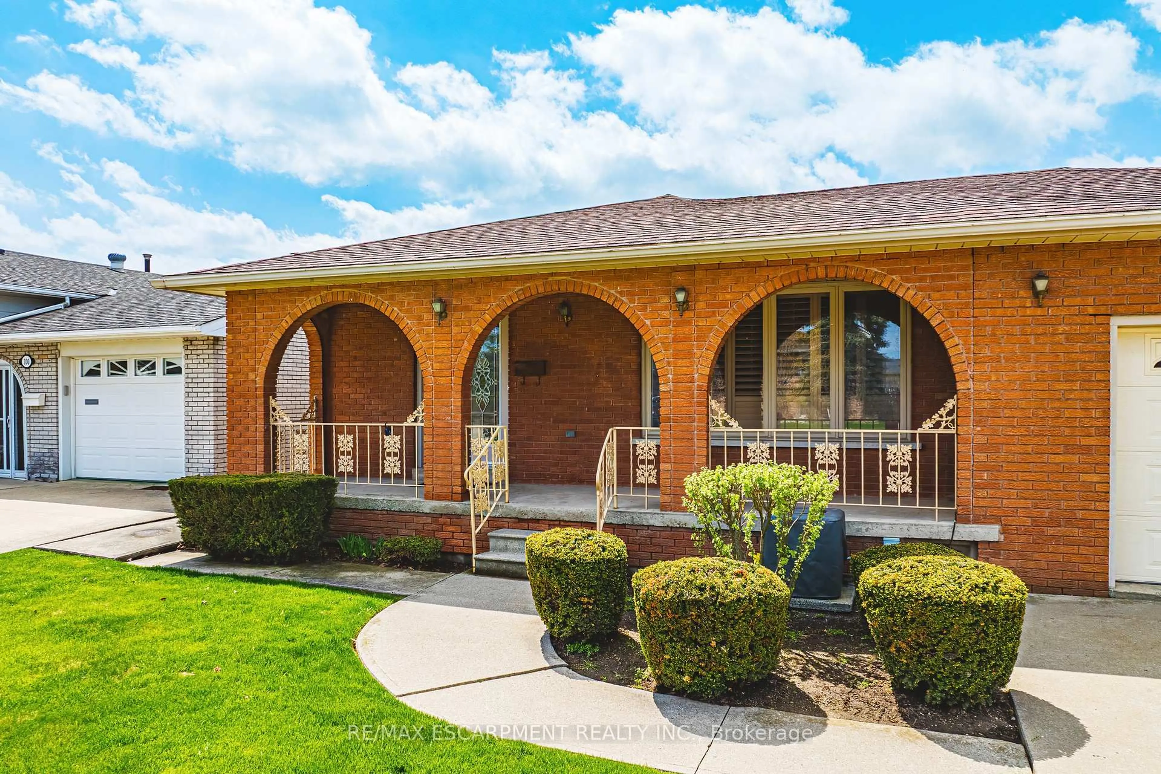 Home with brick exterior material, street for 98 Deerhurst Rd, Hamilton Ontario L8E 3G1