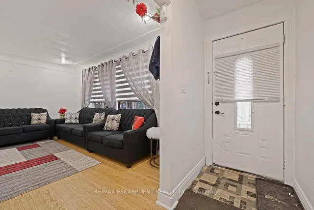 Additional property image - 71 Montrose Ave