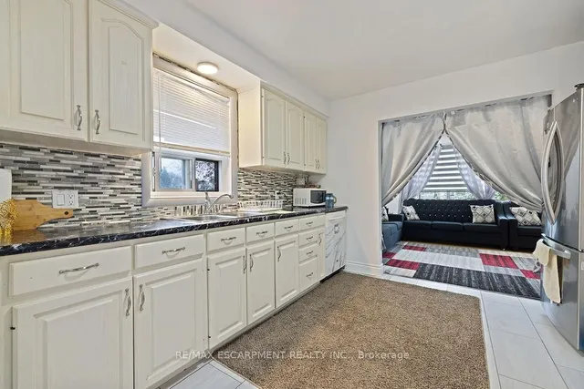 Additional property image - 71 Montrose Ave