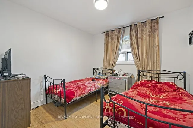 Additional property image - 71 Montrose Ave