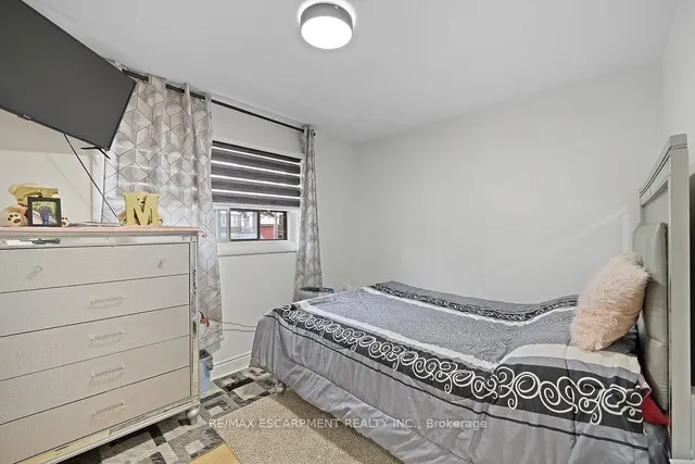 Additional property image - 71 Montrose Ave