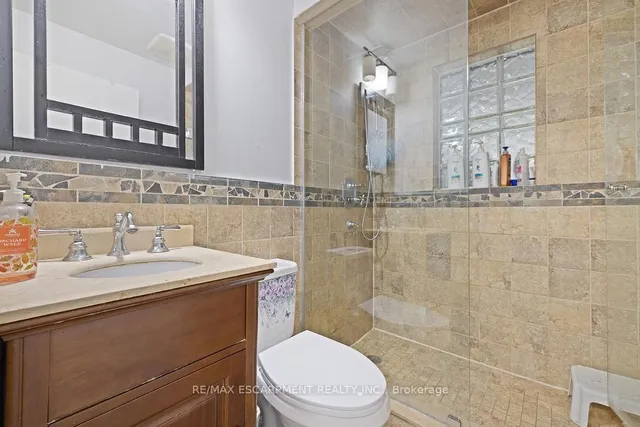 Additional property image - 71 Montrose Ave