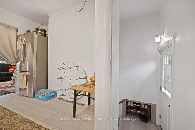 Additional property image - 71 Montrose Ave