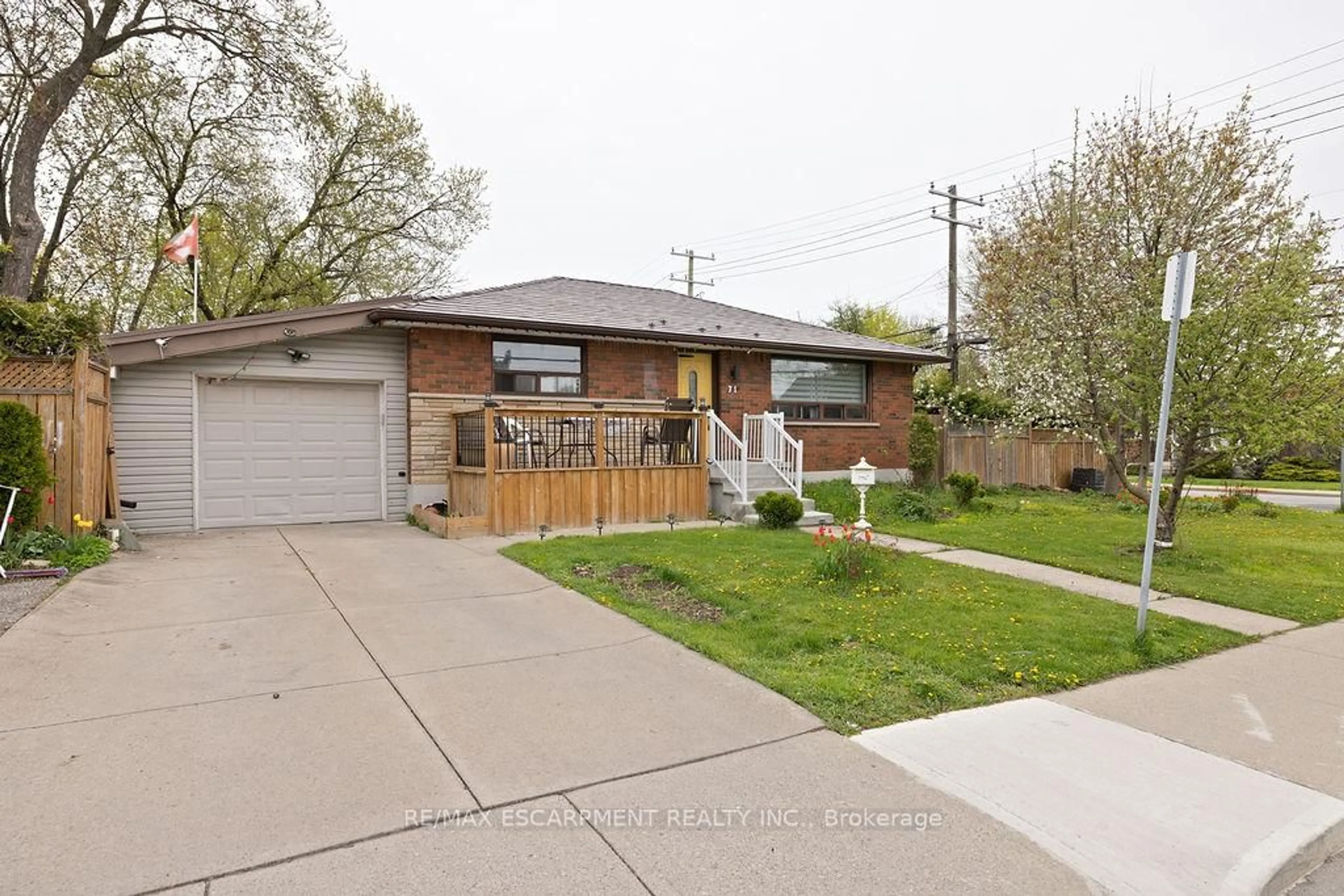 Home with brick exterior material, street for 71 Montrose Ave, Hamilton Ontario L8K 4Y3