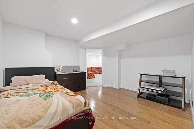 Additional property image - 71 Montrose Ave