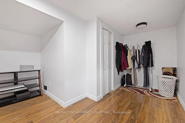 Additional property image - 71 Montrose Ave