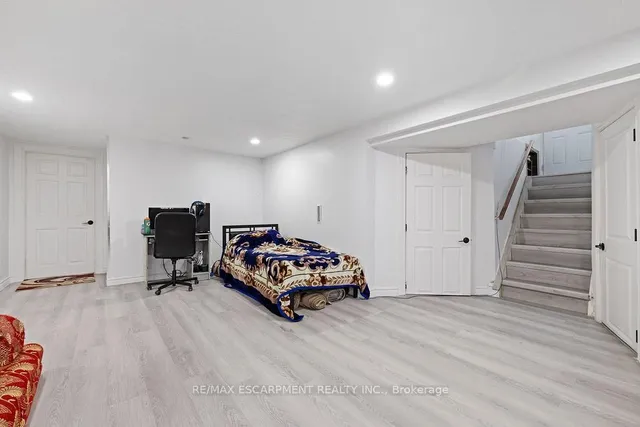 Additional property image - 71 Montrose Ave