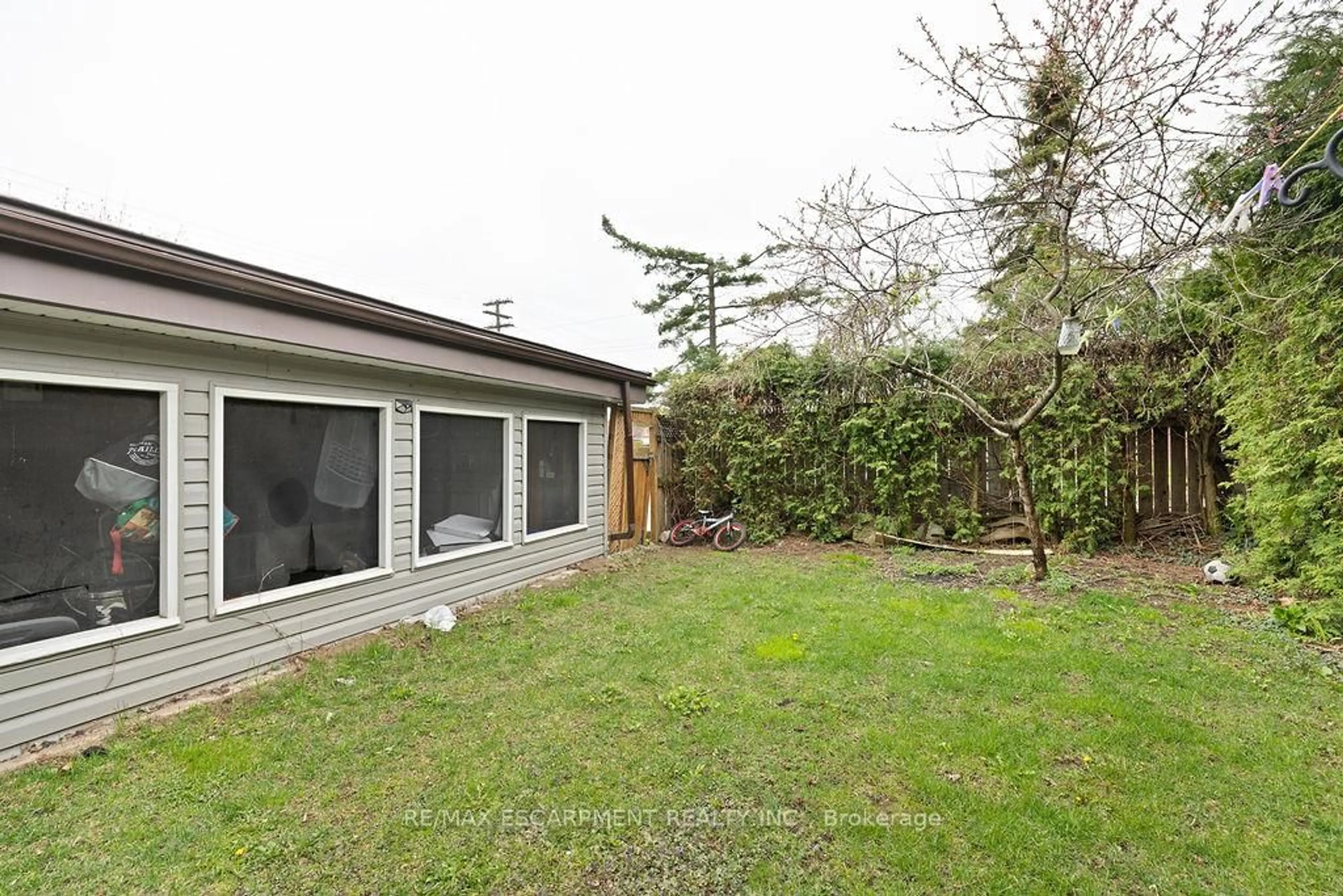 Patio, unknown for 71 Montrose Ave, Hamilton Ontario L8K 4Y3