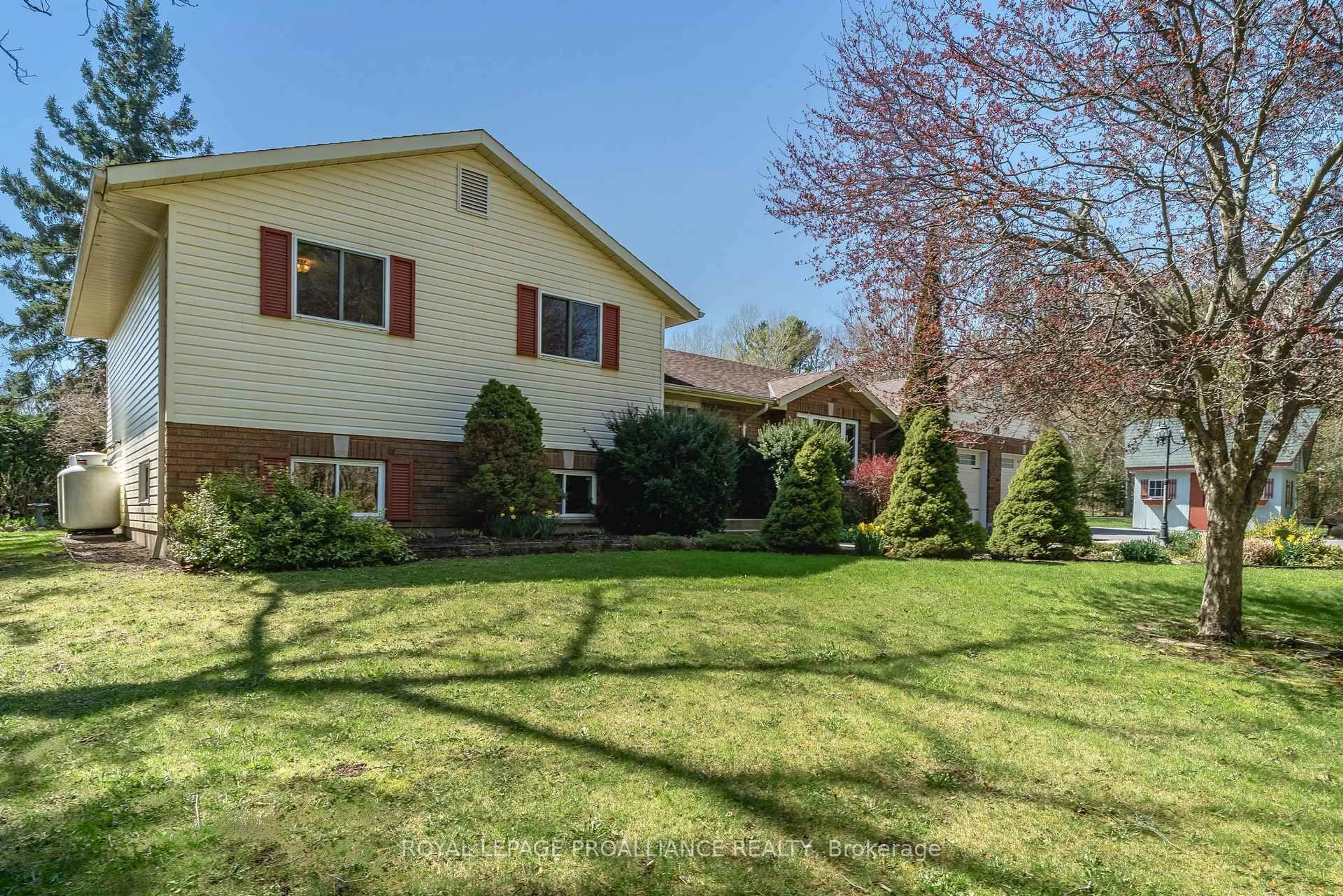 A pic from outside/outdoor area/front of a property/back of a property/a pic from drone, street for 46 Percy St, Brighton Ontario K0K 1H0