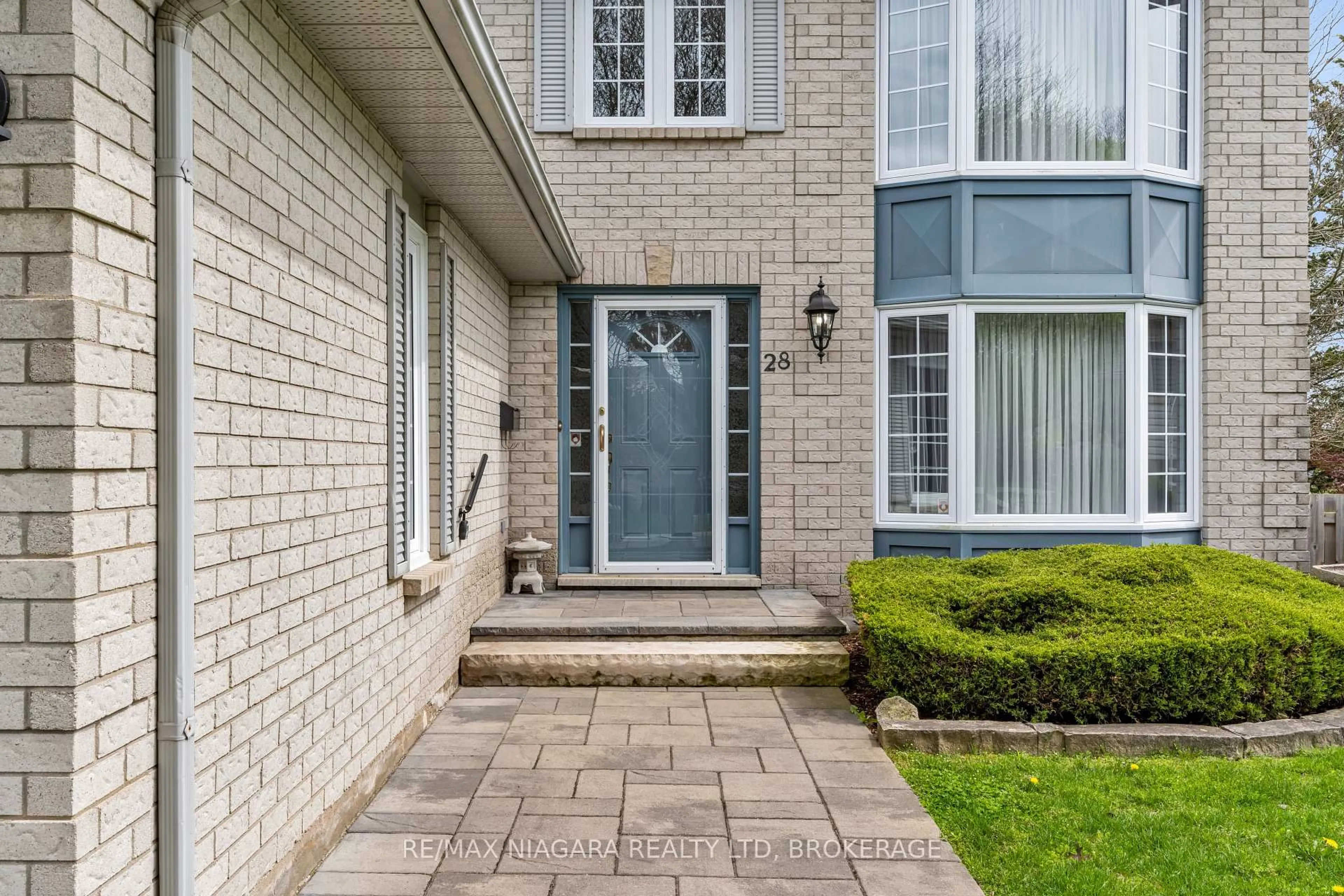 Unknown for 28 Woodside Sq, Pelham Ontario L0S 1E4