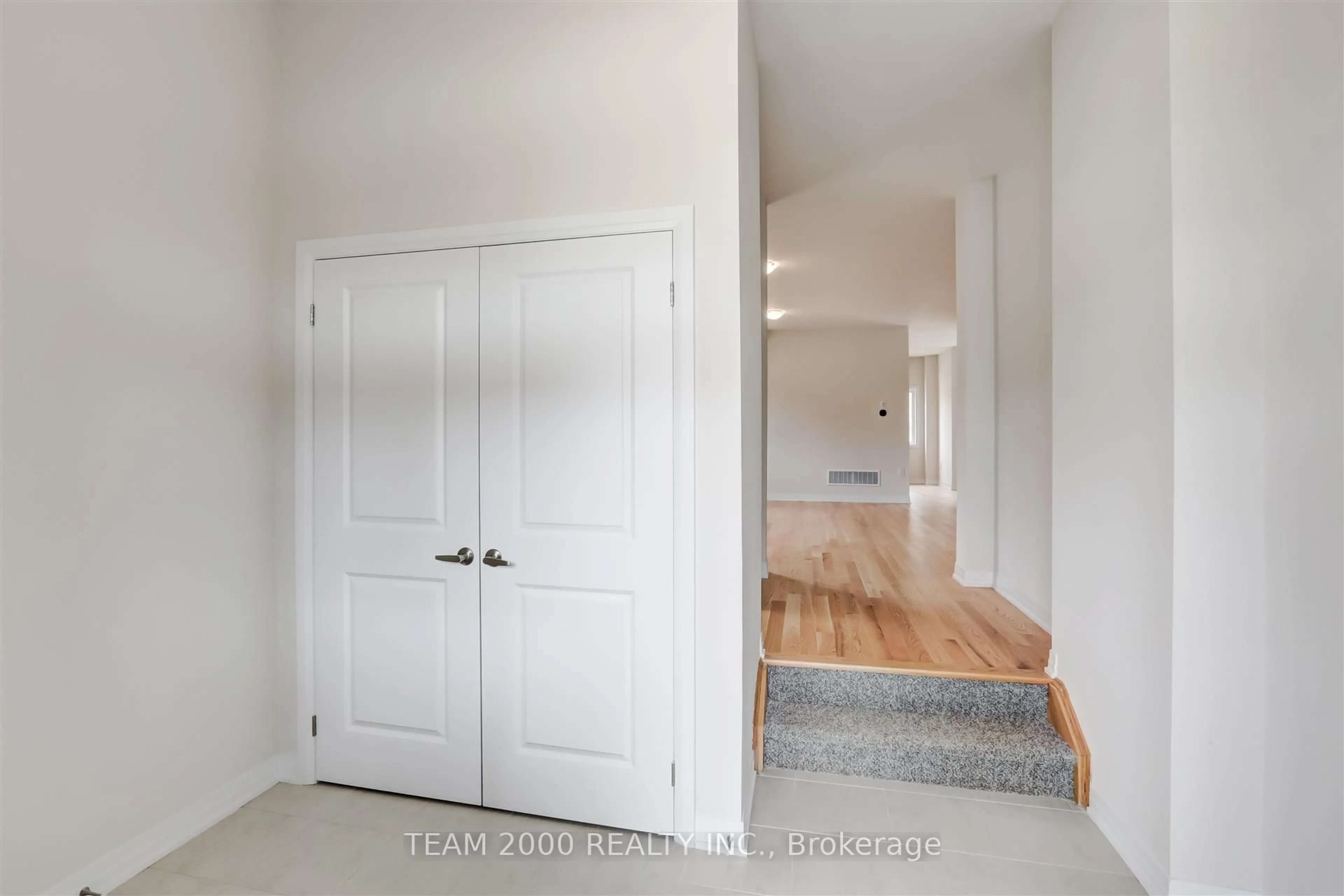 Indoor entryway for 132 Raftis St, Wellington North Ontario N0G 1A0