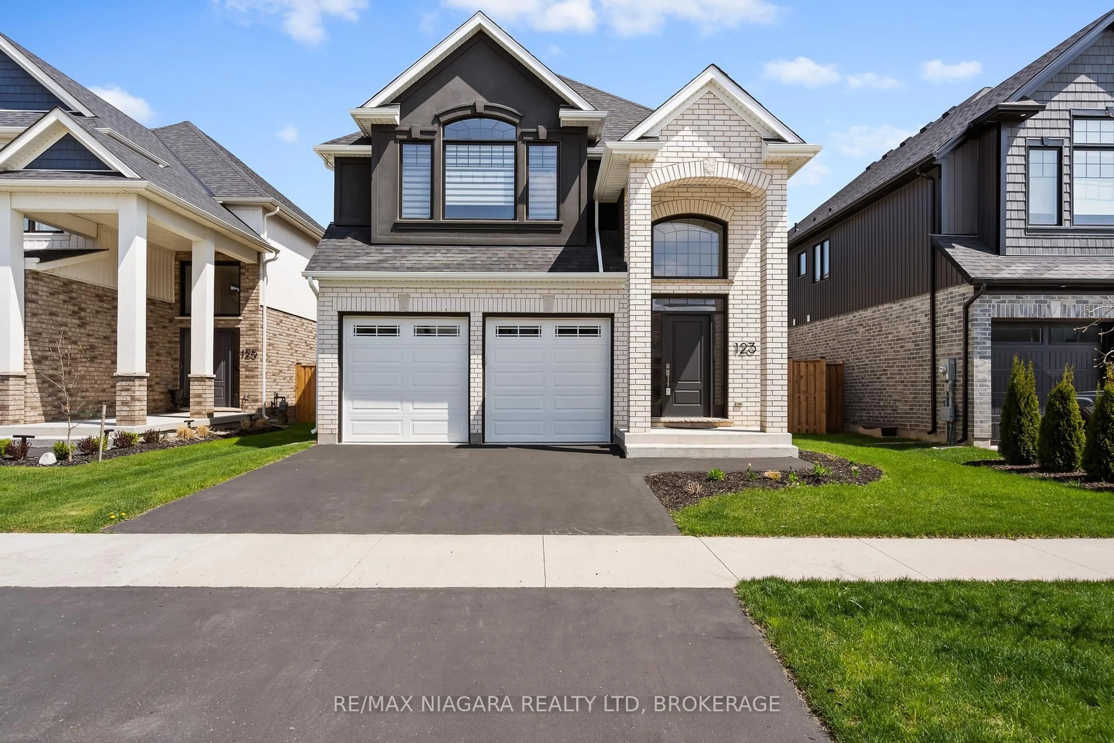 Home with brick exterior material, street for 123 Susan Dr, Pelham Ontario L0S 1E6