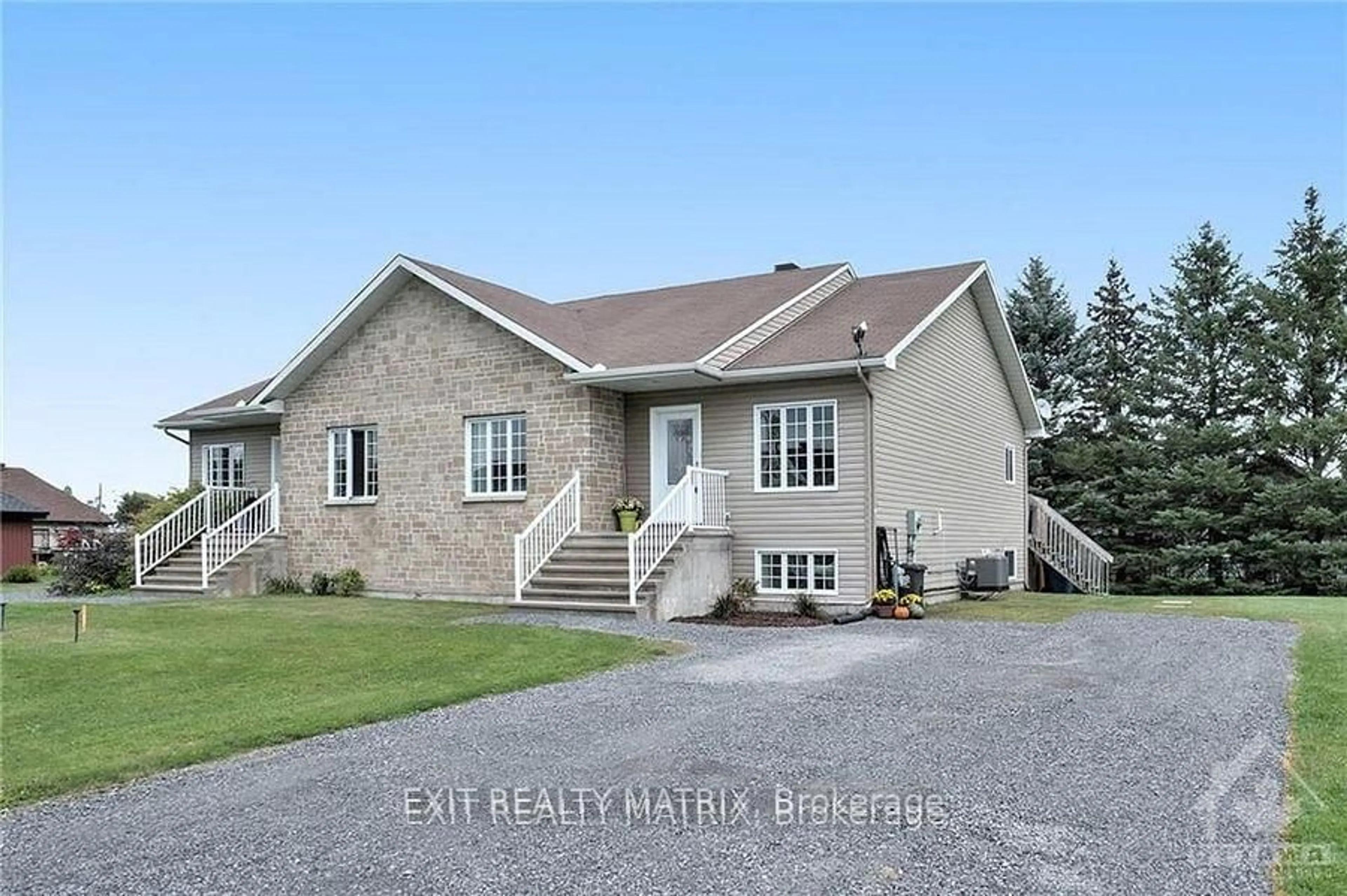 Home with brick exterior material, unknown for 6 Telegraph Cres, Alfred and Plantagenet Ontario K0B 1A0