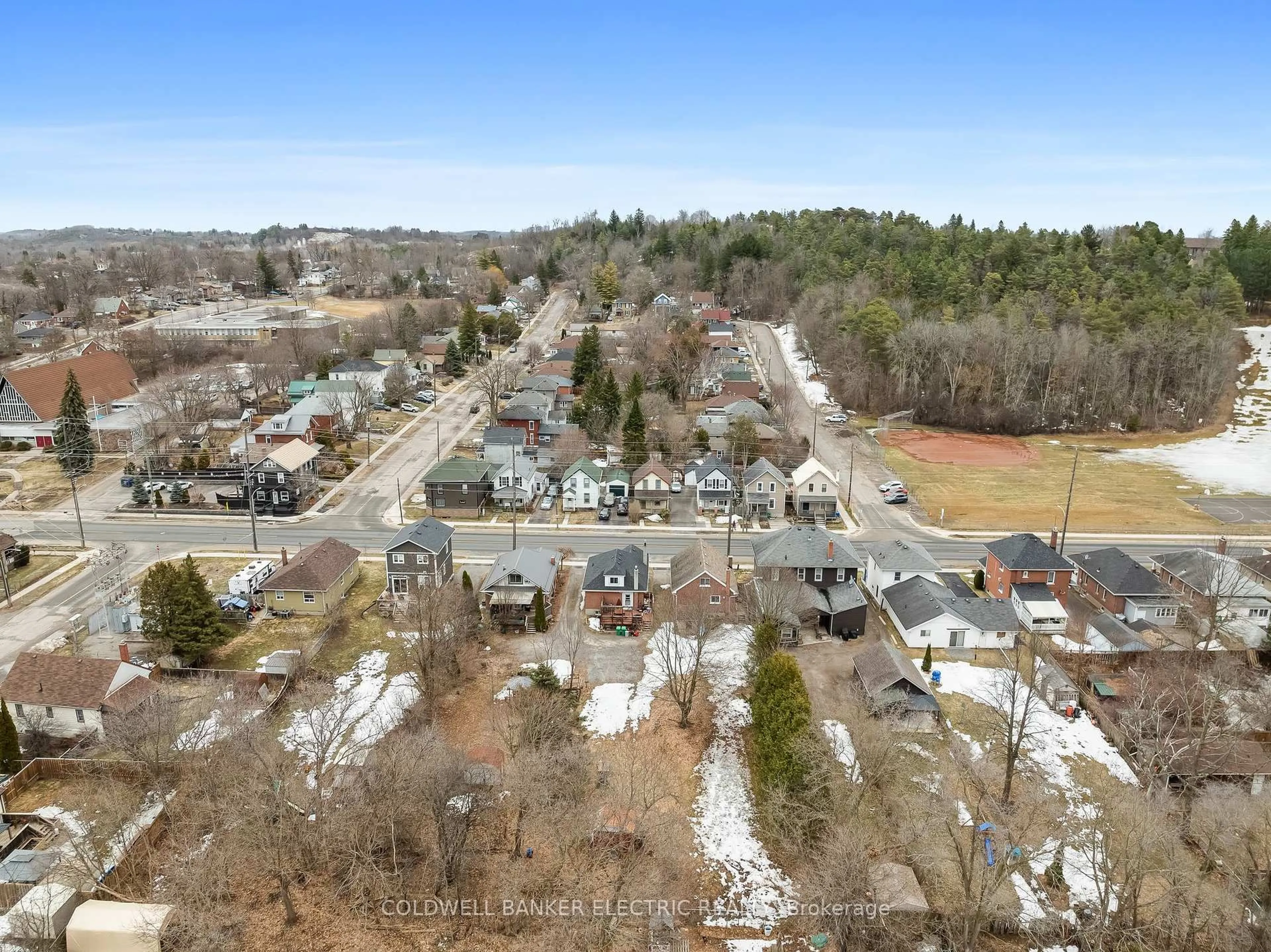 A pic from outside/outdoor area/front of a property/back of a property/a pic from drone, unknown for 537 Armour Rd, Peterborough East Ontario K9H 1Y8