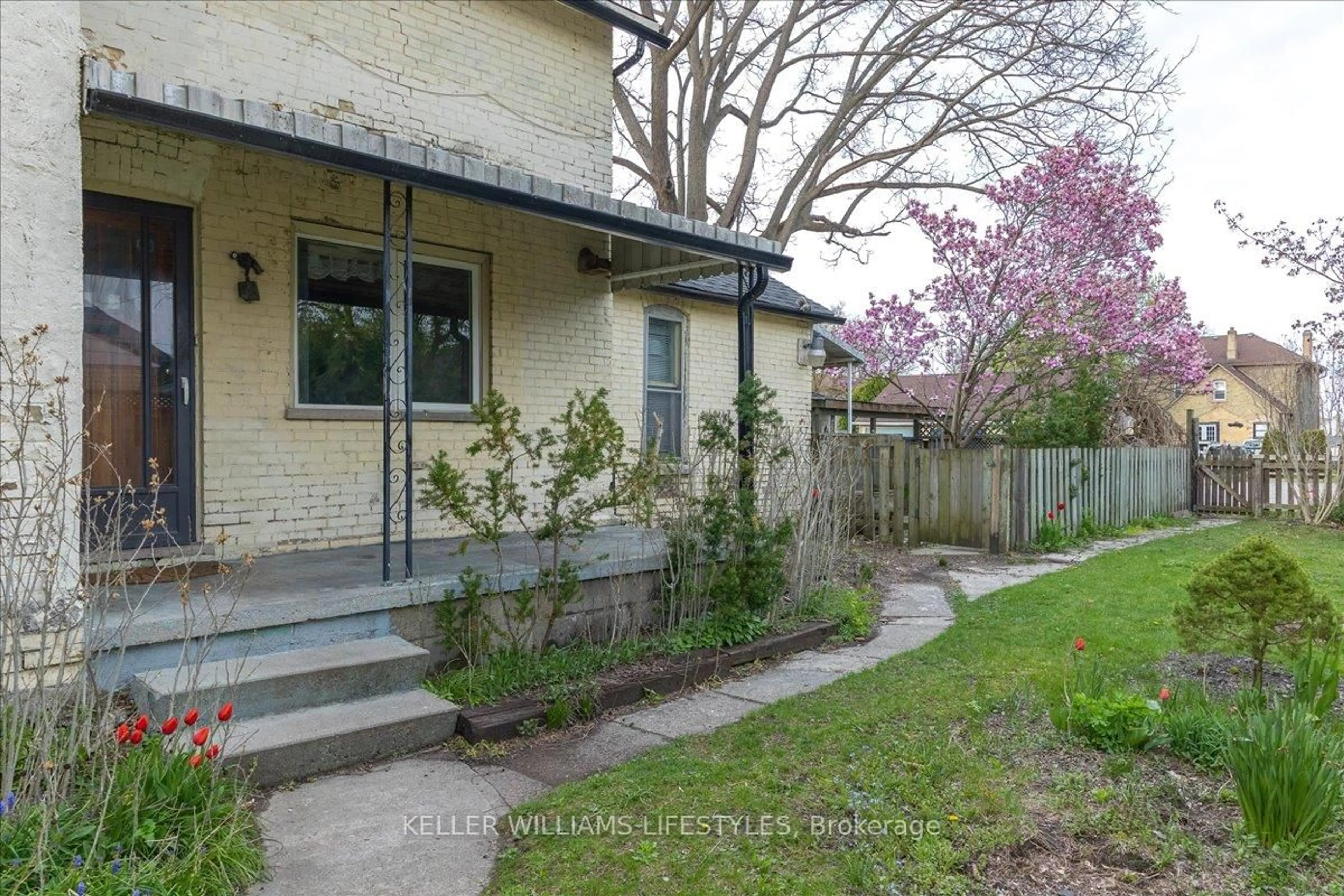 Unknown for 45 St George St, St. Thomas Ontario N5P 2L3