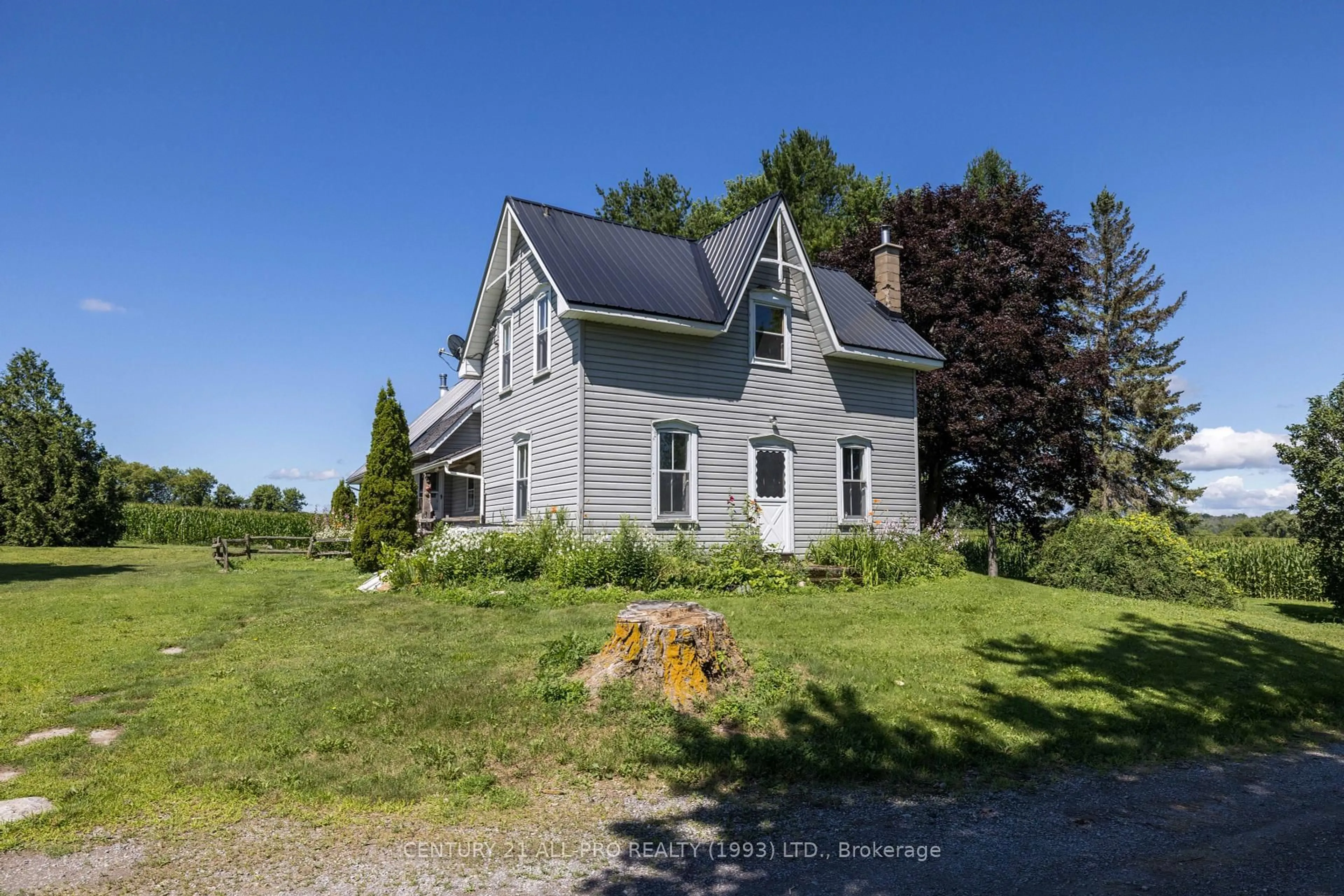 A pic from outside/outdoor area/front of a property/back of a property/a pic from drone, building for 426 Goodfellow Rd, Brighton Ontario K0K 1R0